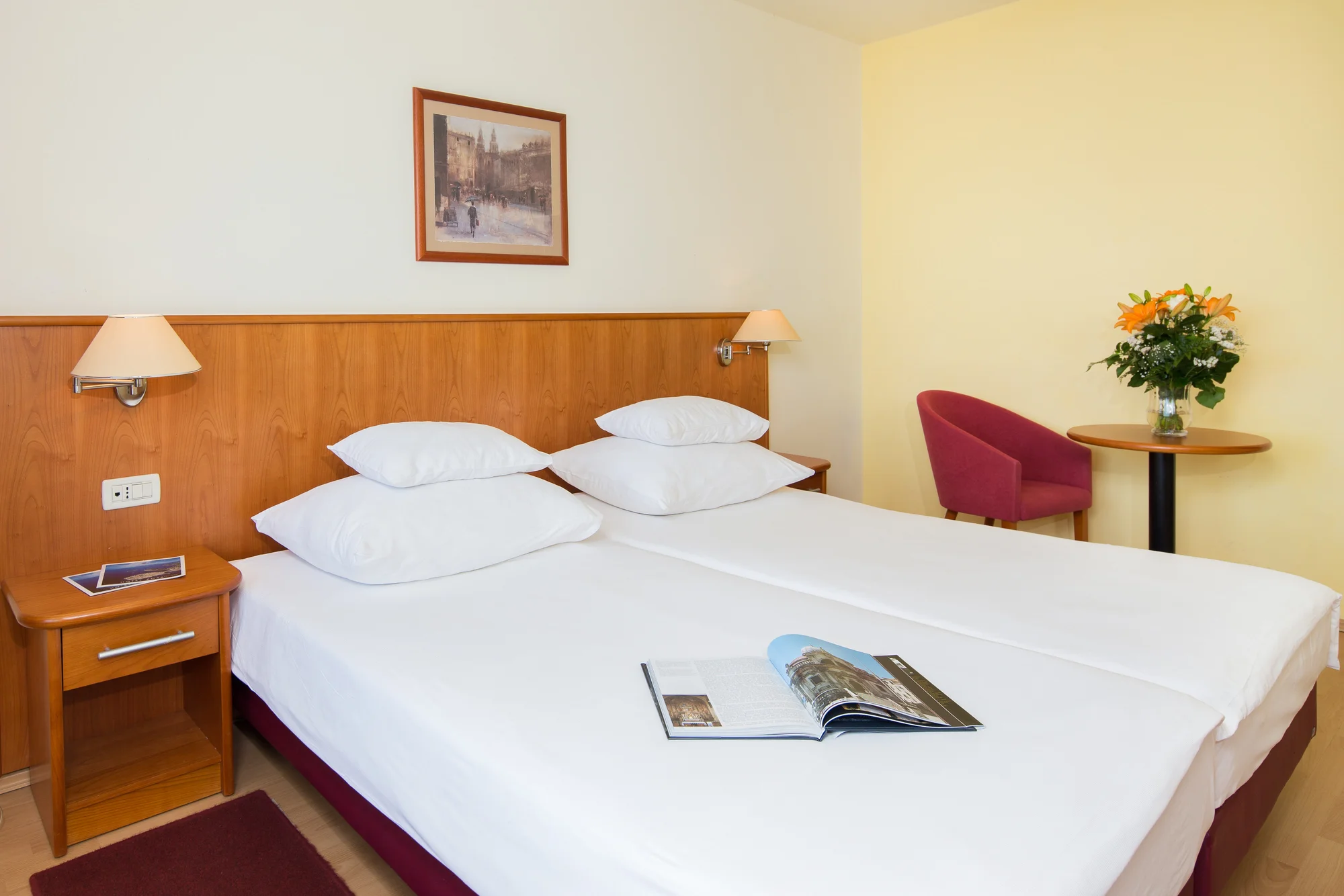 Dovolená v Dalmácii: hotel 50 m od pláže se snídaněmi či polopenzí