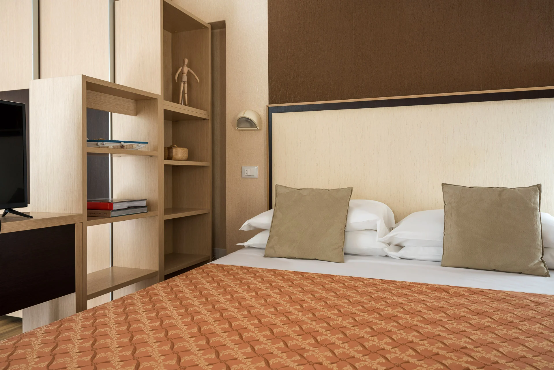 Dovolená v Rimini: 3* hotel blízko pláže, bohaté snídaně i polopenze, bazén, first minute sleva