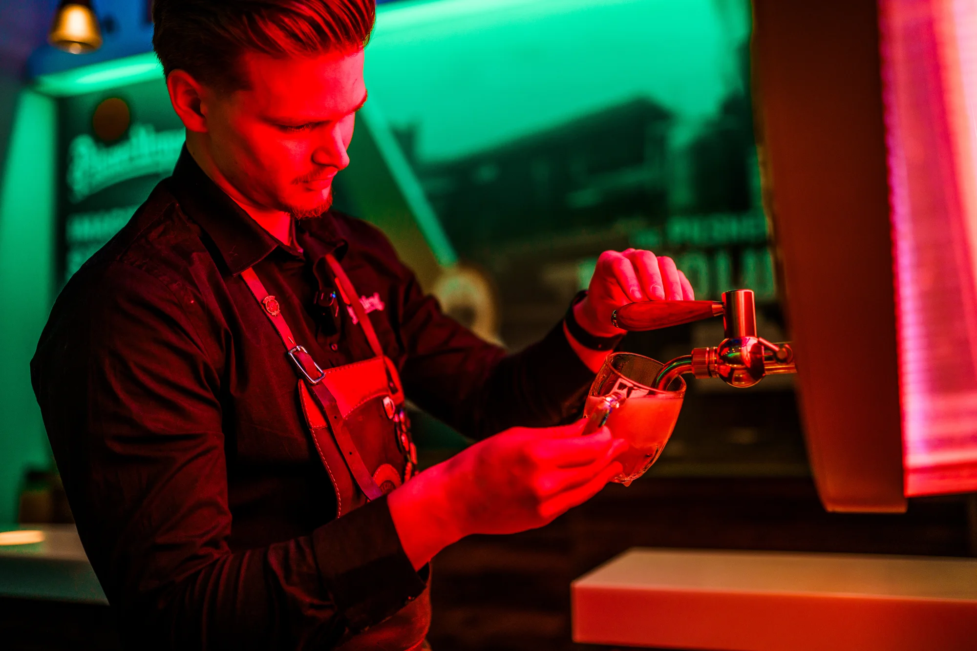 Staňte se mistrem výčepu: škola čepování v Pilsner Urquell Experience v Praze
