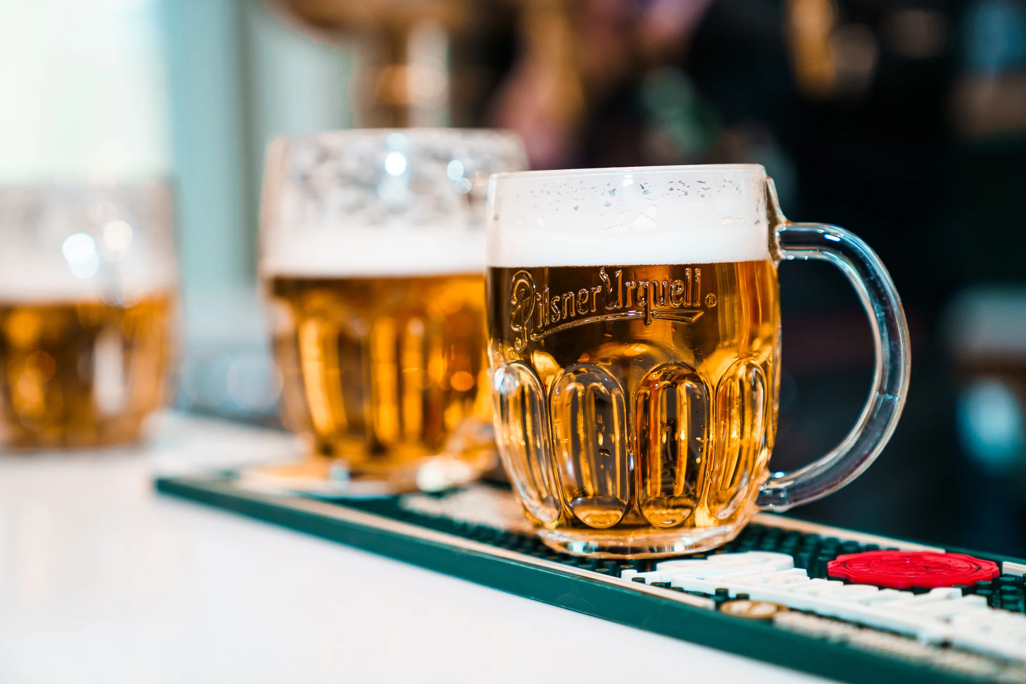 Staňte se mistrem výčepu: škola čepování v Pilsner Urquell Experience v Praze