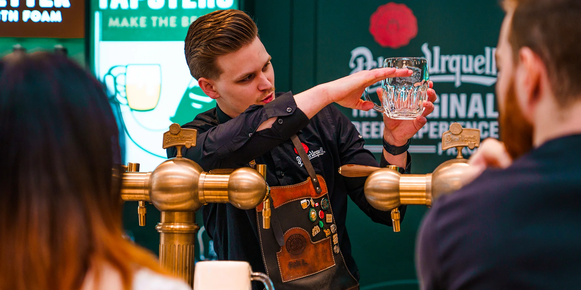 Staňte se mistrem výčepu: škola čepování v Pilsner Urquell Experience v Praze