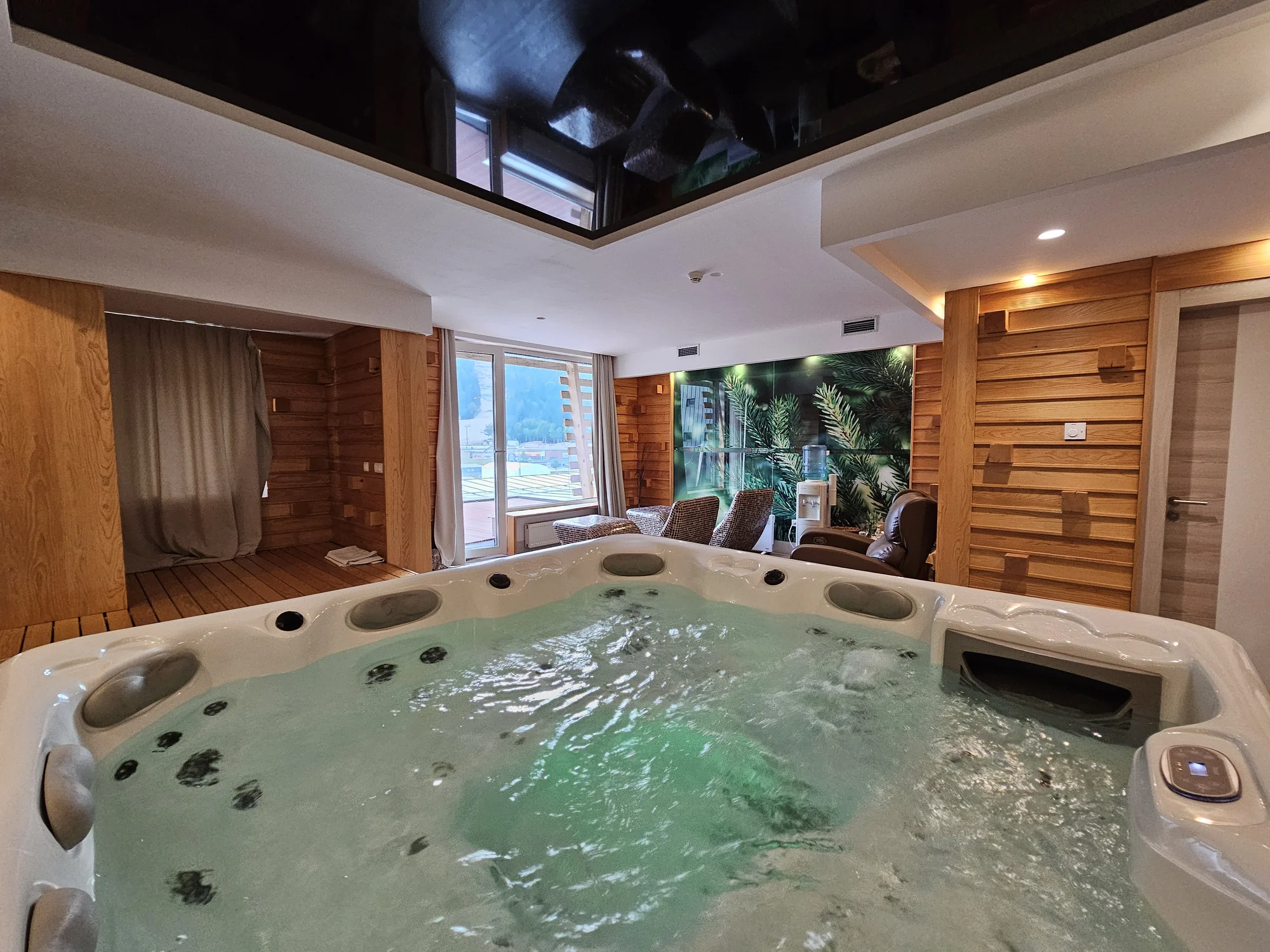 Dovolená u Sarajeva: 4* hotel se snídaní, výhled na sjezdovku i možnost wellness