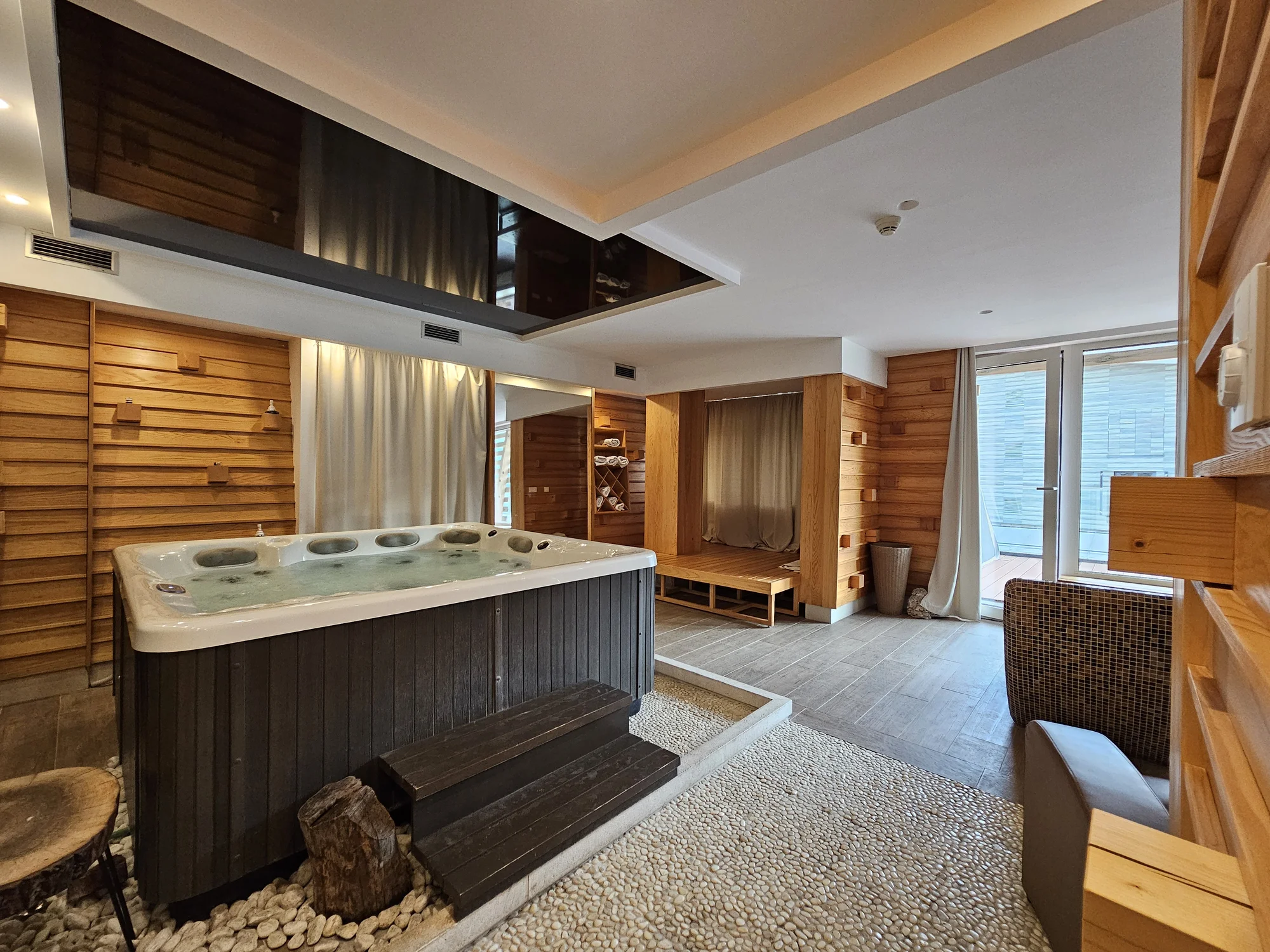 Dovolená u Sarajeva: 4* hotel se snídaní, výhled na sjezdovku i možnost wellness