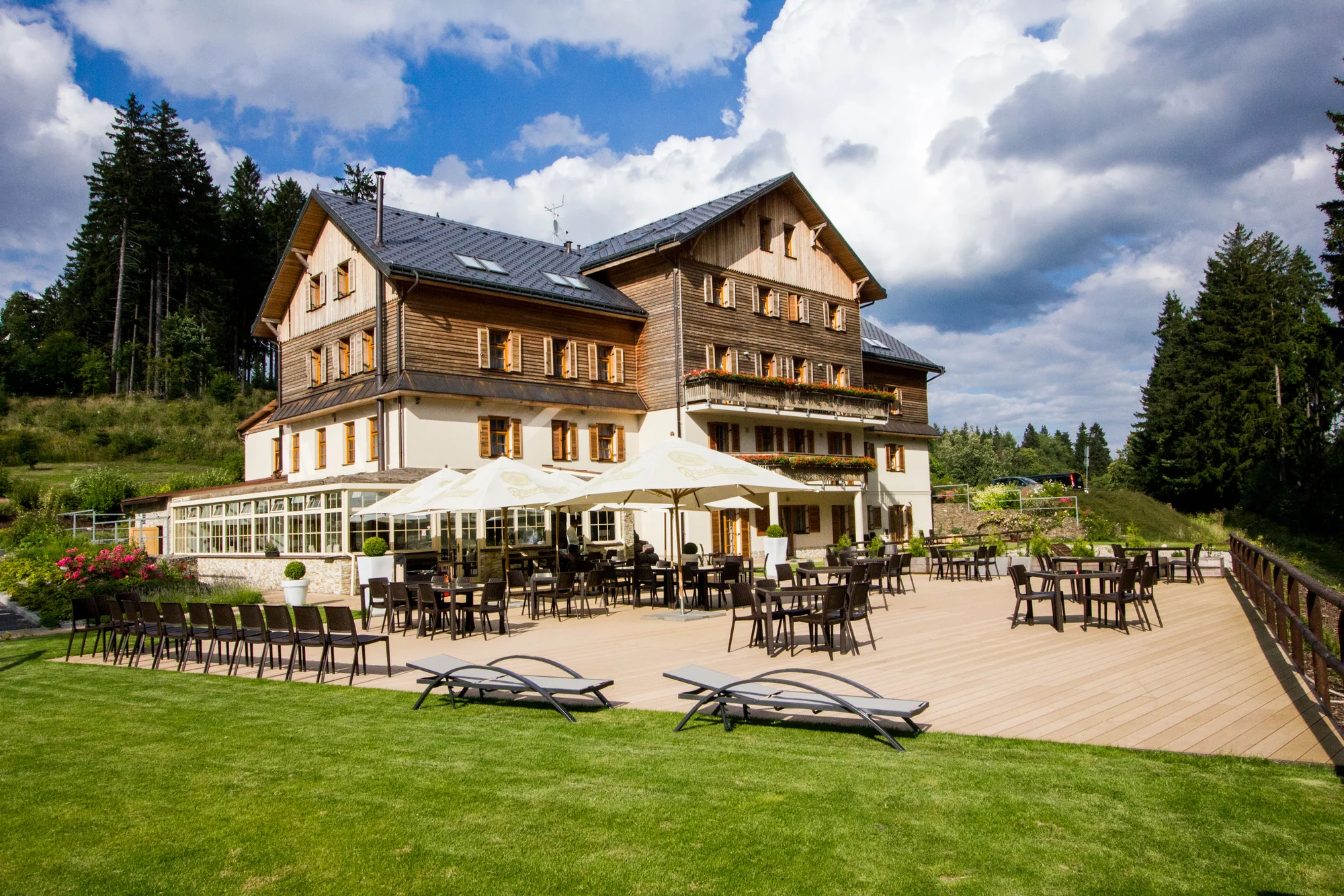 Stylový golfový hotel v Mariánských Lázních se snídaní a saunou