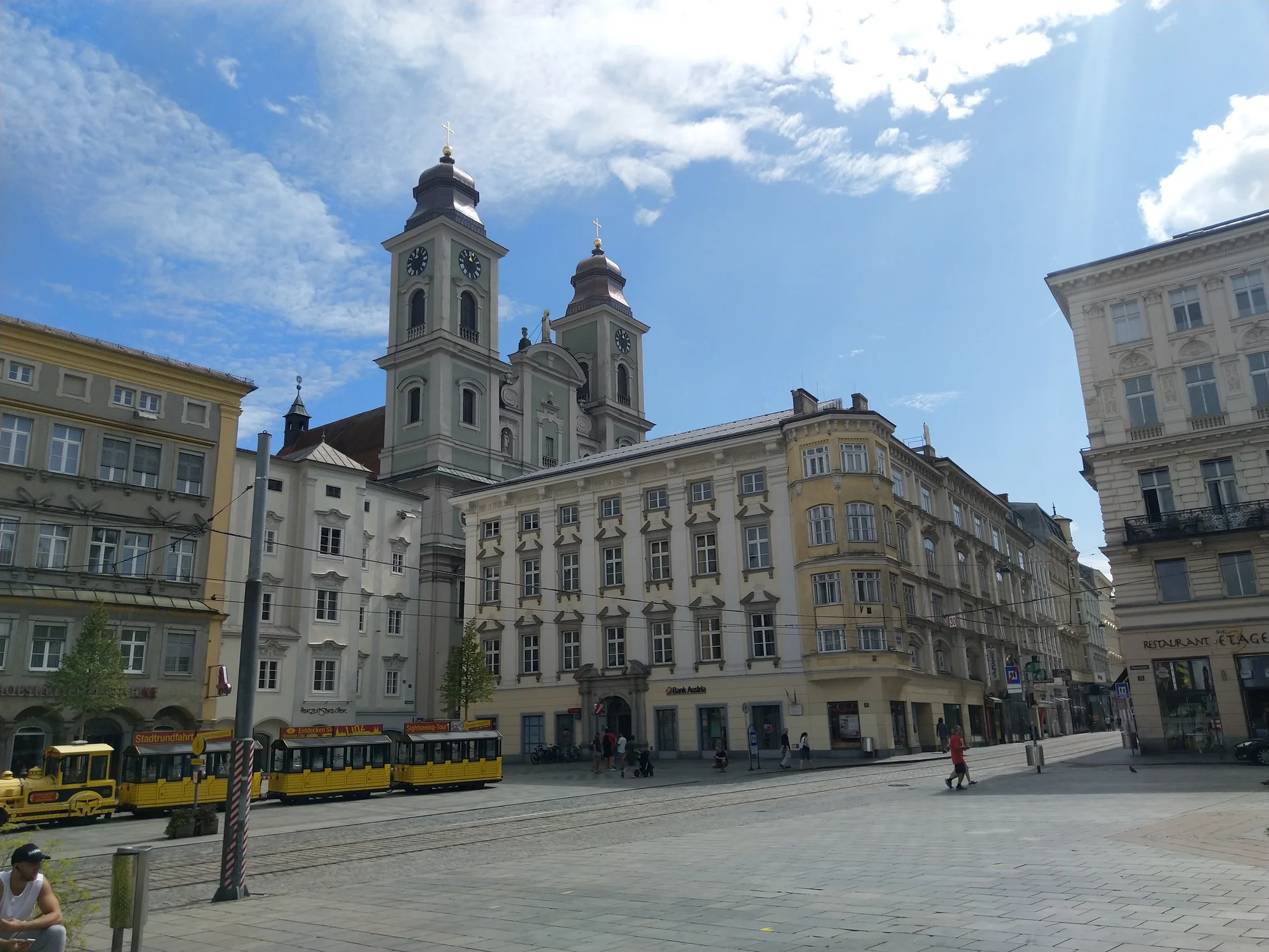 Jednodenní autobusový zájezd do Mauthausenu a Lince: prohlídka koncentračního tábora i návštěva historického centra města
