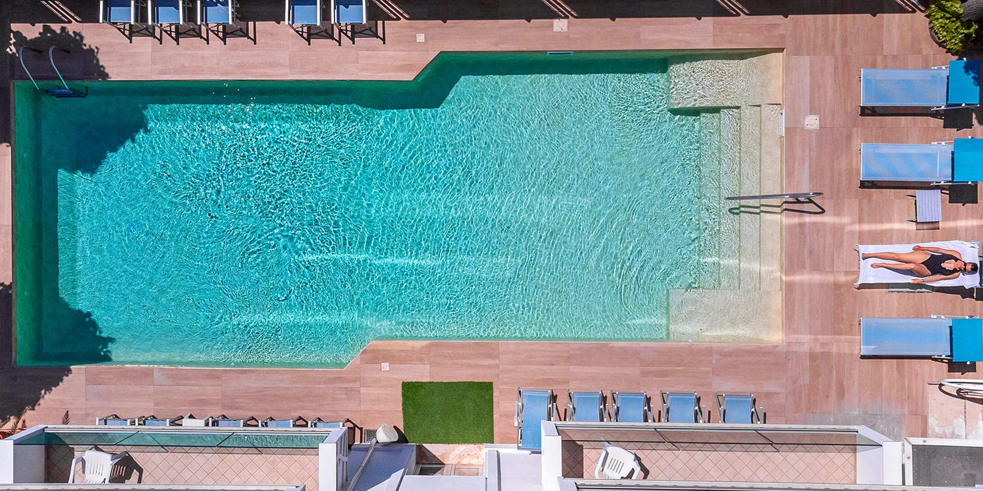 Rimini: 3* hotel blízko pláže, snídaně i polopenze, bazén