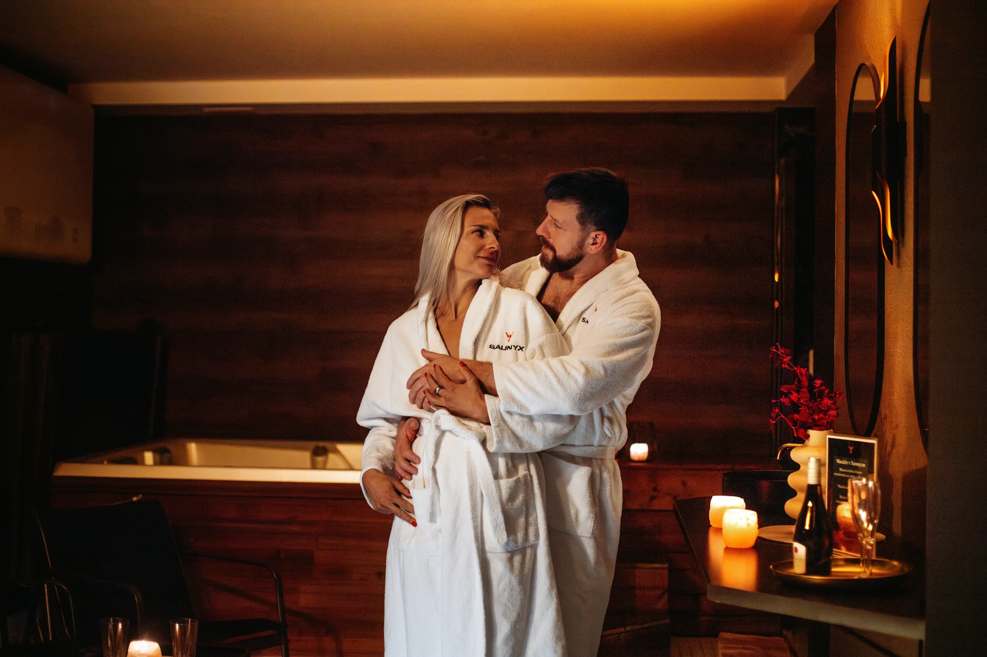 120 minut v privátním wellness pro dva: infrasauna, vířivka i lahev sektu