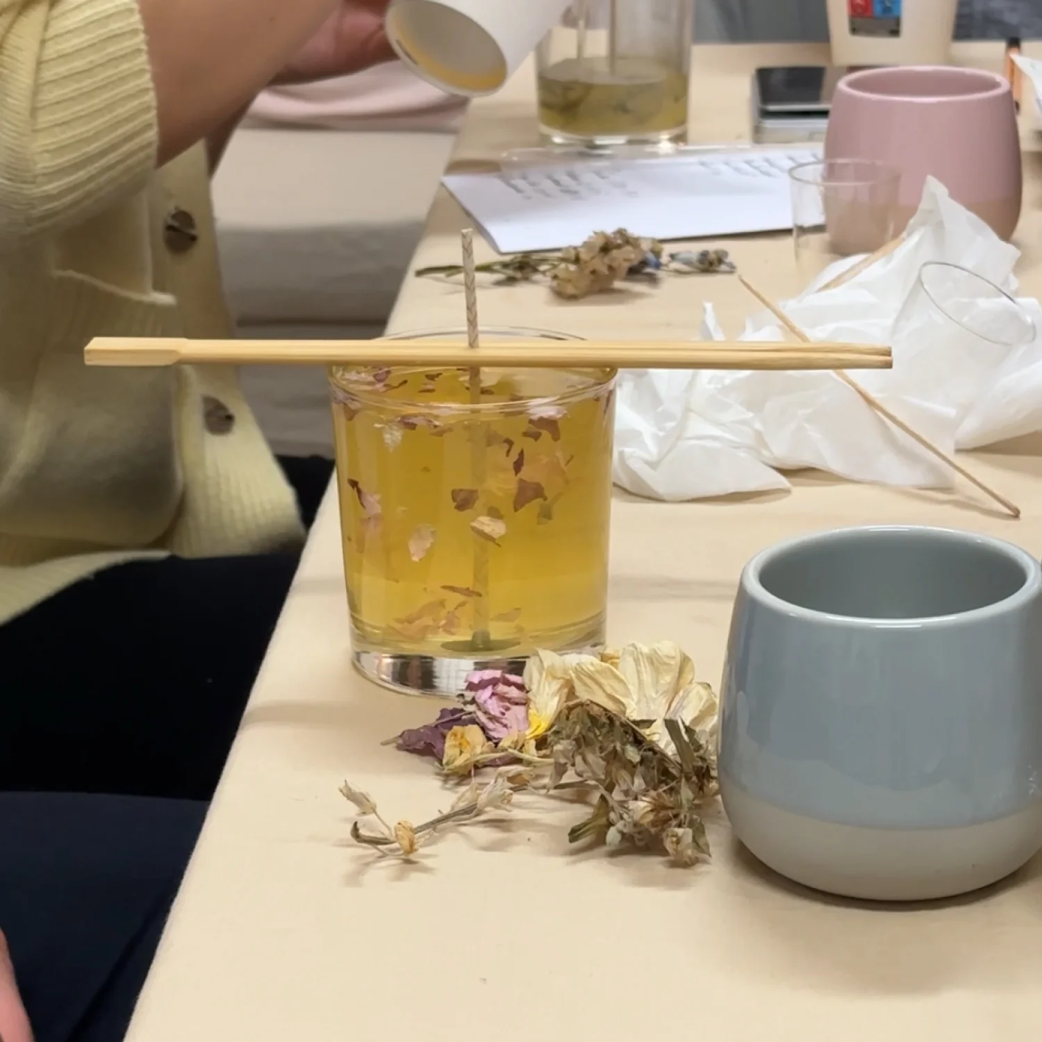 Vyrobte si vlastní vonnou svíčku: kreativní workshop pro 1 i 2 osoby