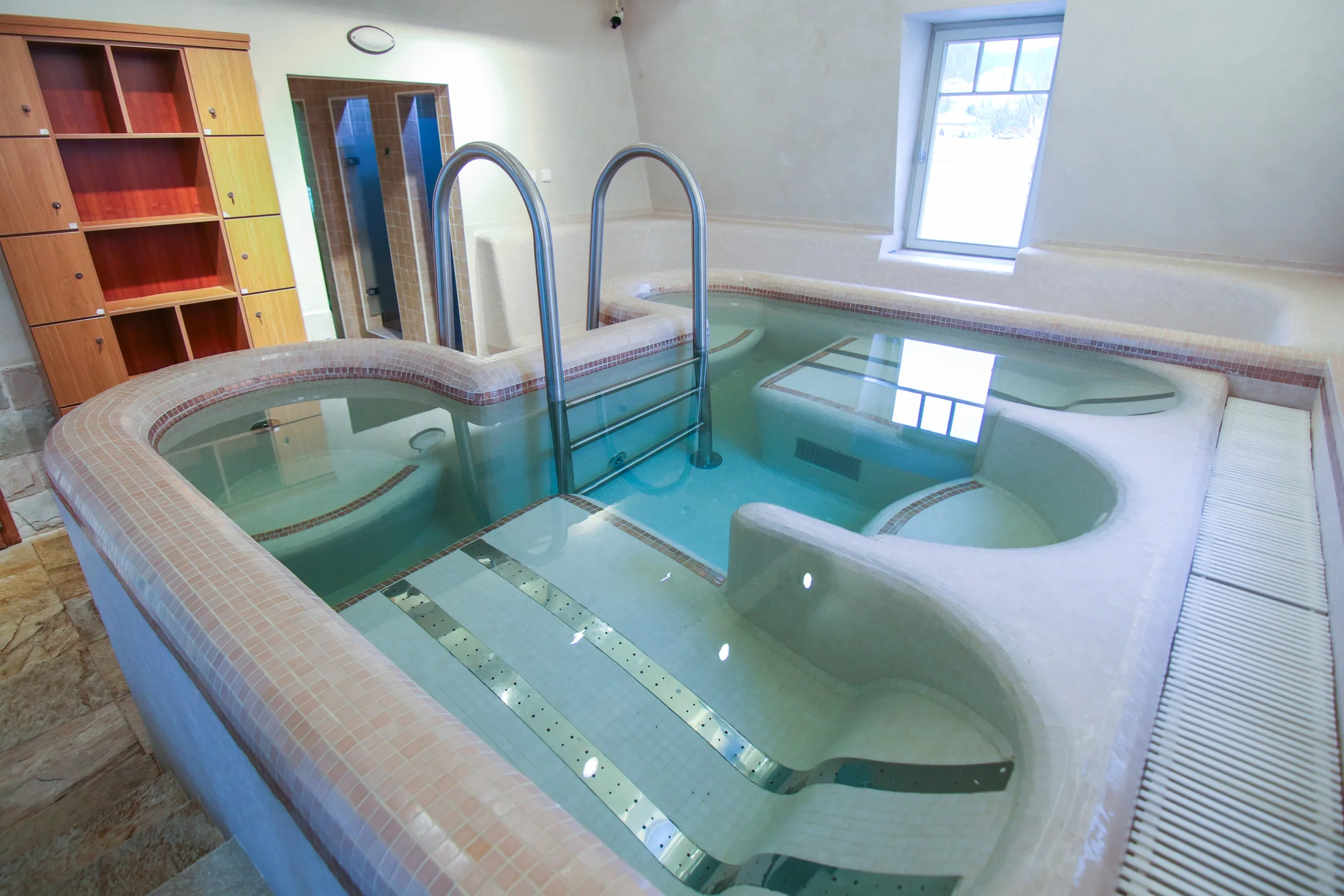 4* relaxace v Karlových Varech s polopenzí, wellness a procedurami