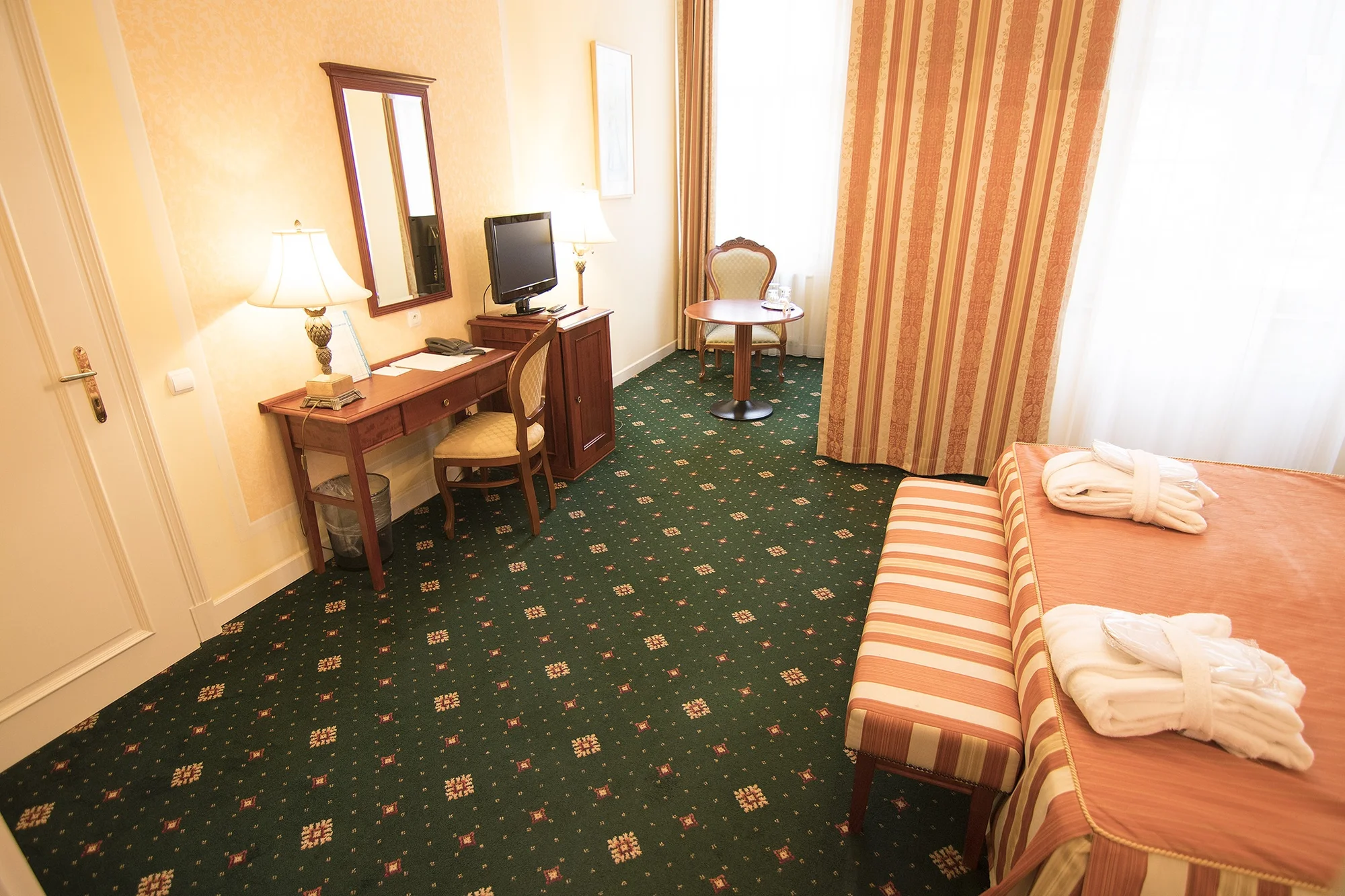 4* relaxace v Karlových Varech s polopenzí, wellness a procedurami