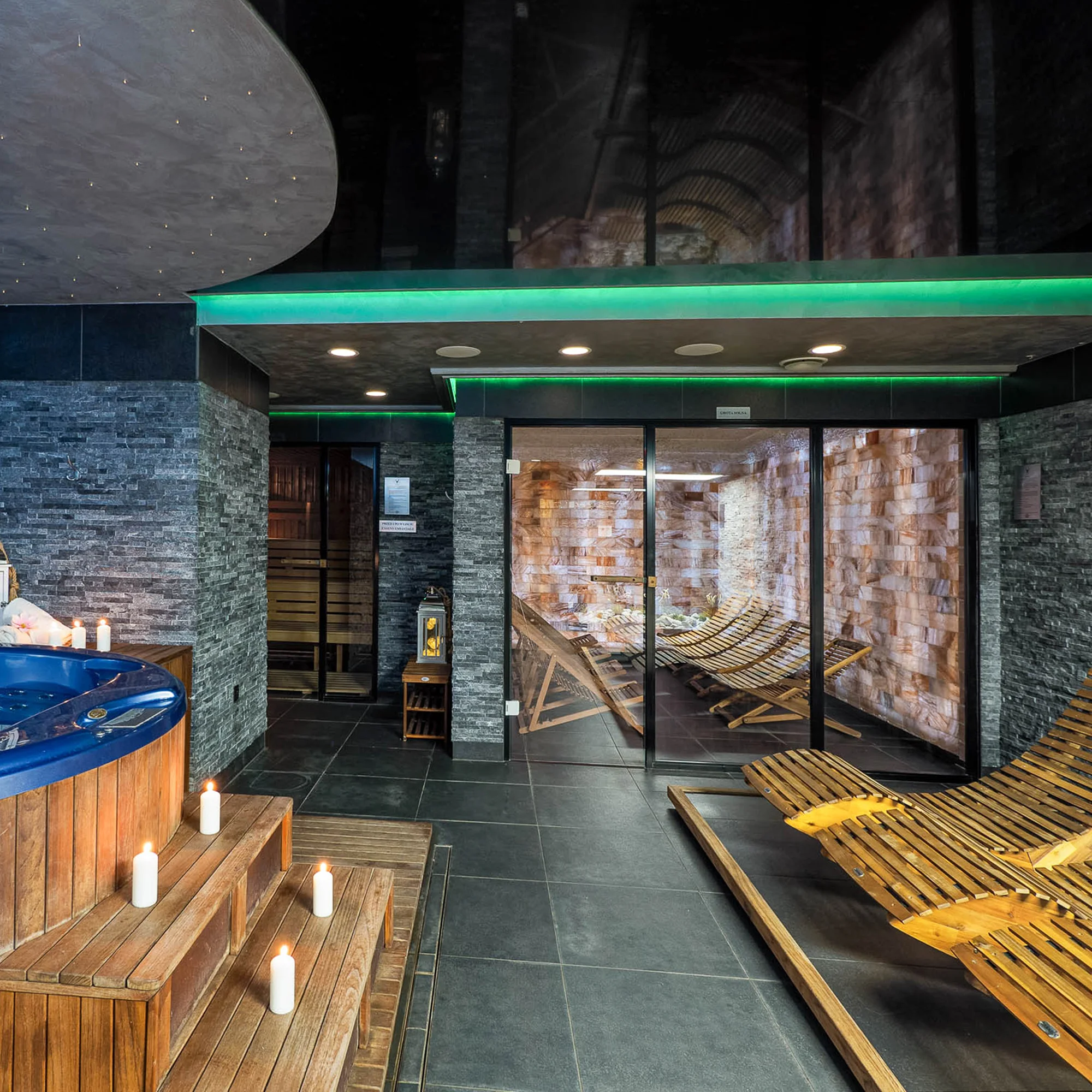 Slezské Beskydy s jídlem i wellness: střelnice, lanový park, motokáry