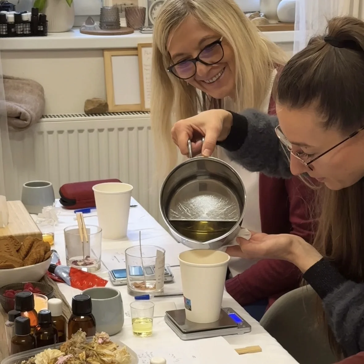 Vyrobte si vlastní vonnou svíčku: kreativní workshop pro 1 i 2 osoby