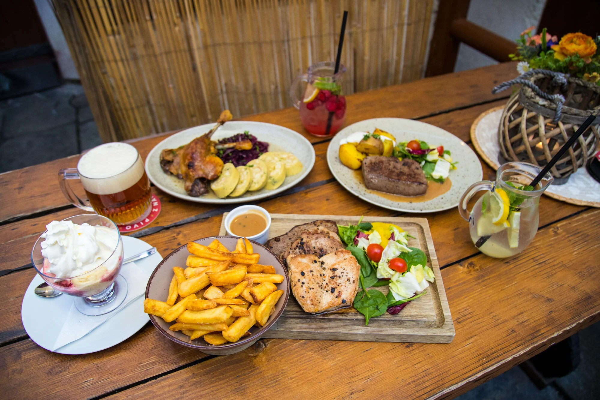 Pohádkový pobyt v Českém Krumlově: malebný penzion na náměstí, snídaně i 10% sleva do restaurace