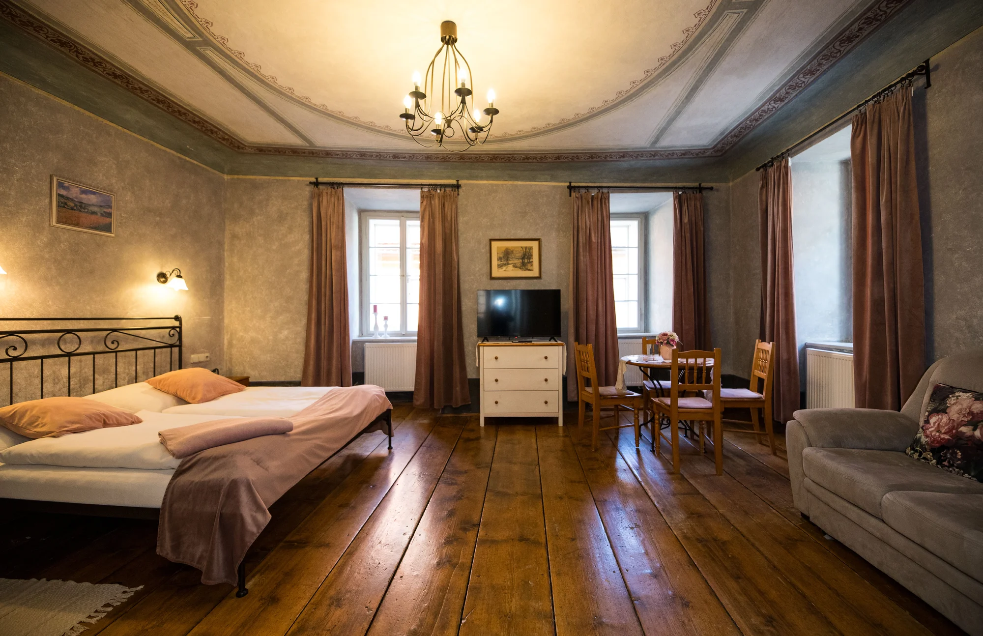 Pobyt v historickém penzionu v srdci Českého Krumlova: snídaně a 10% sleva do restaurace