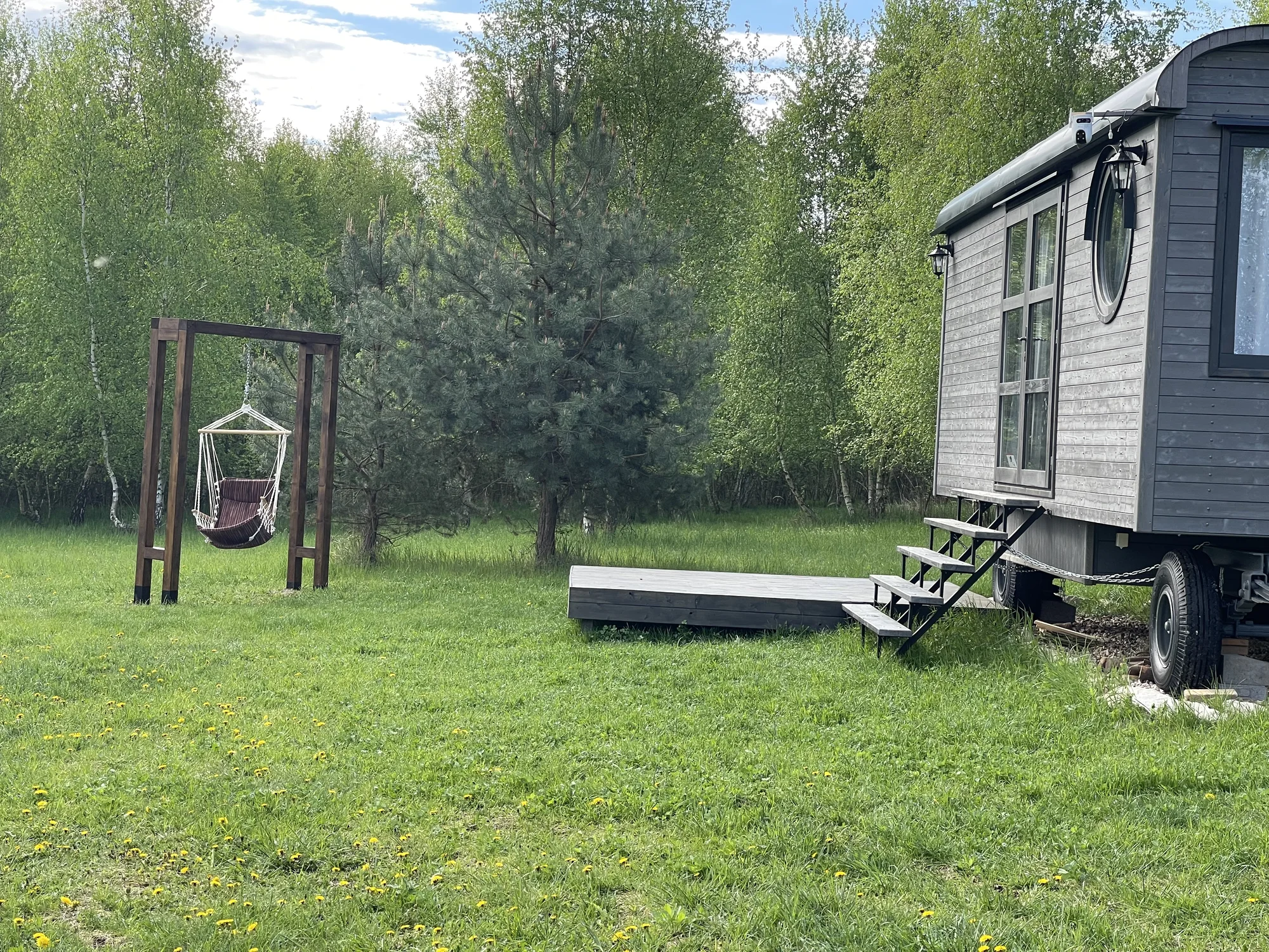 Pobyt v maringotce u Jizery: u lesa a cyklostezky, vč. možnosti snídaně, 6 km od Benátek nad Jizerou
