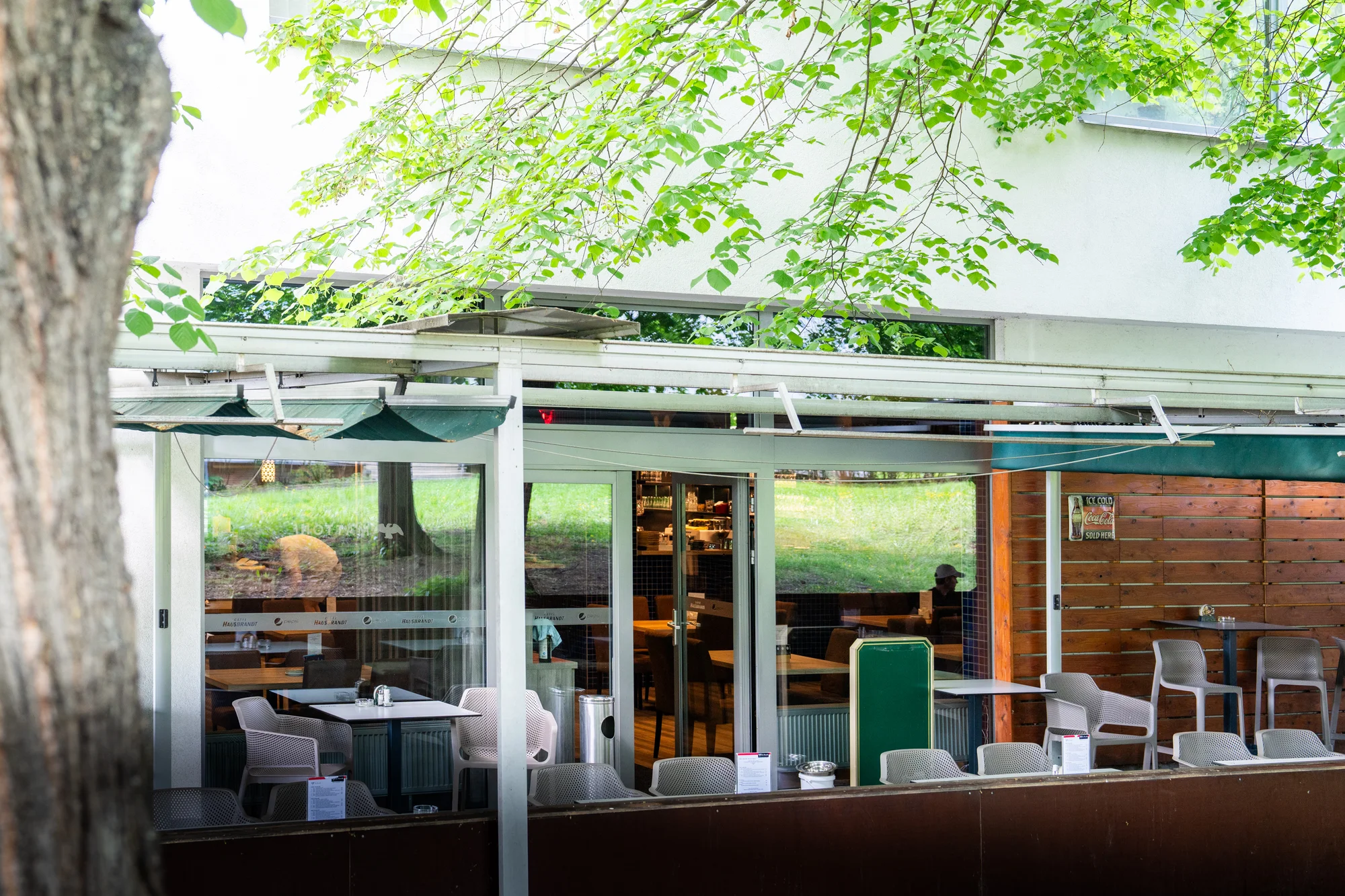 Hostina pro milovníky masa: špíz se 3 druhy masa, hranolky, zelenina i dezert pro 2 osoby
