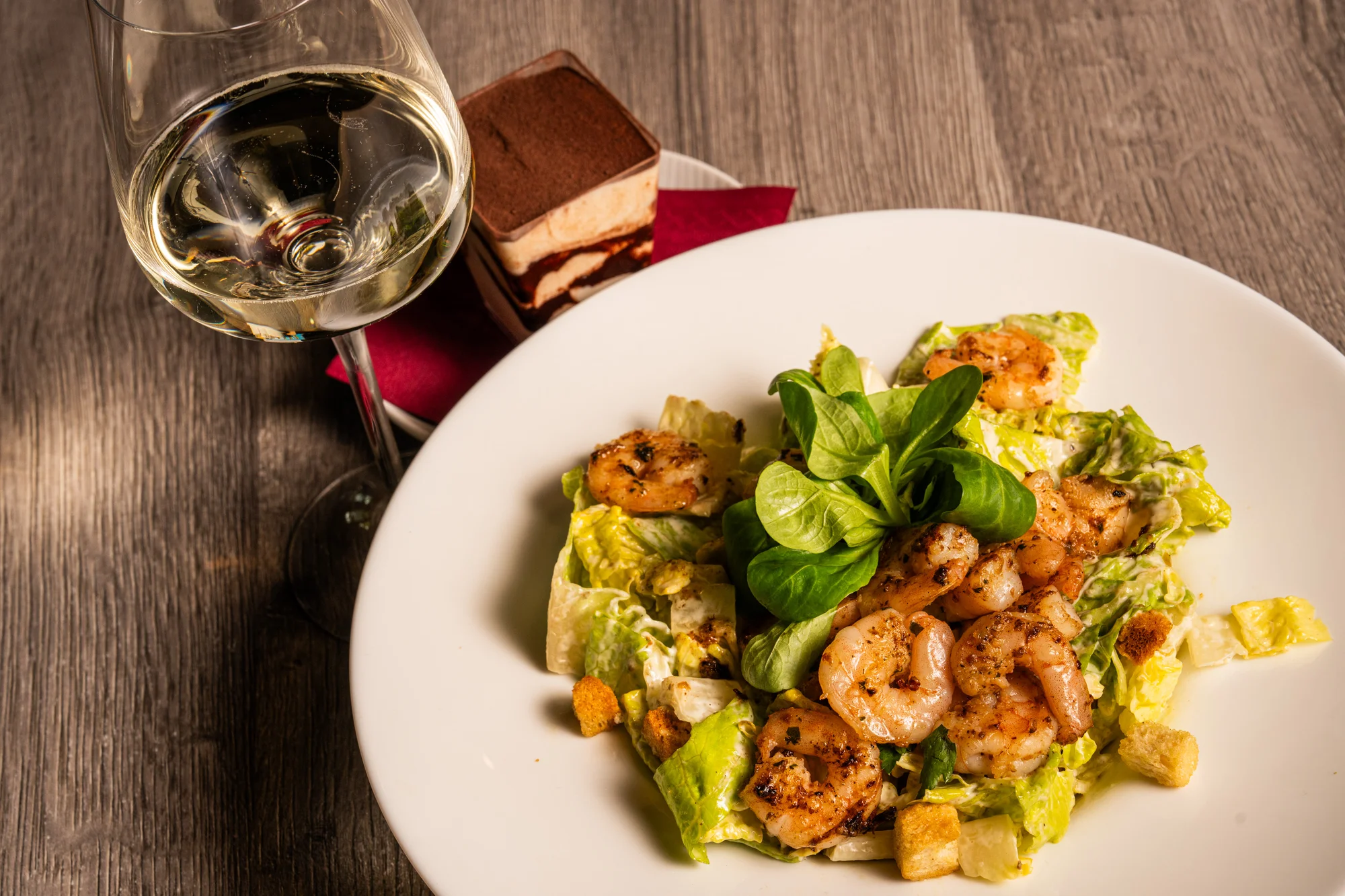 Menu s krevetovým salátem, dezertem a proseccem pro 2 osoby v restauraci La Corrida