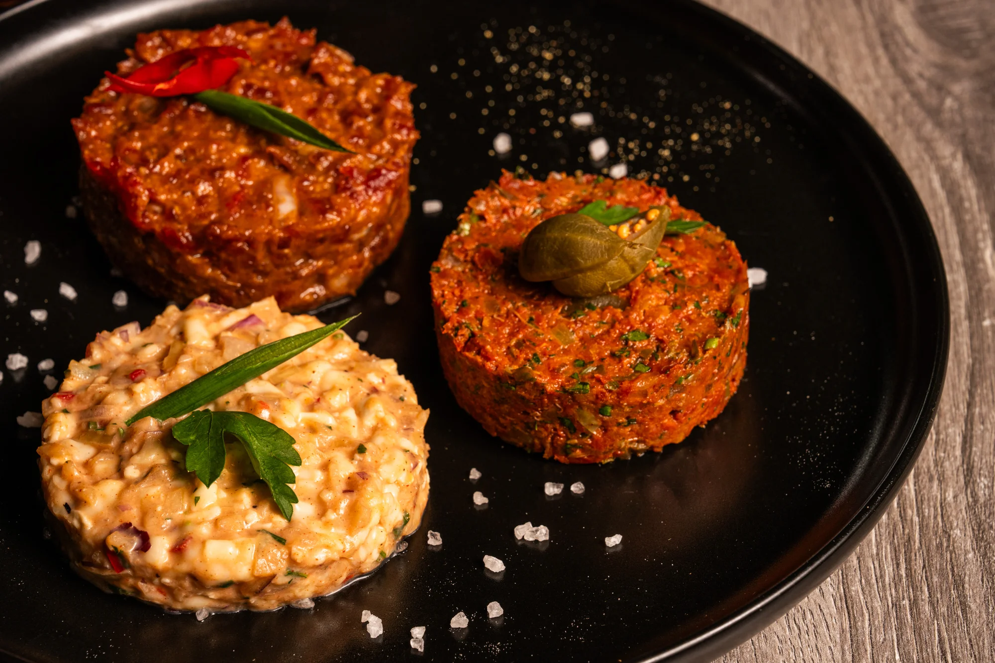 Degustace tataráků v restauraci La Corrida: hovězí, ze sušených rajčat i romadurový