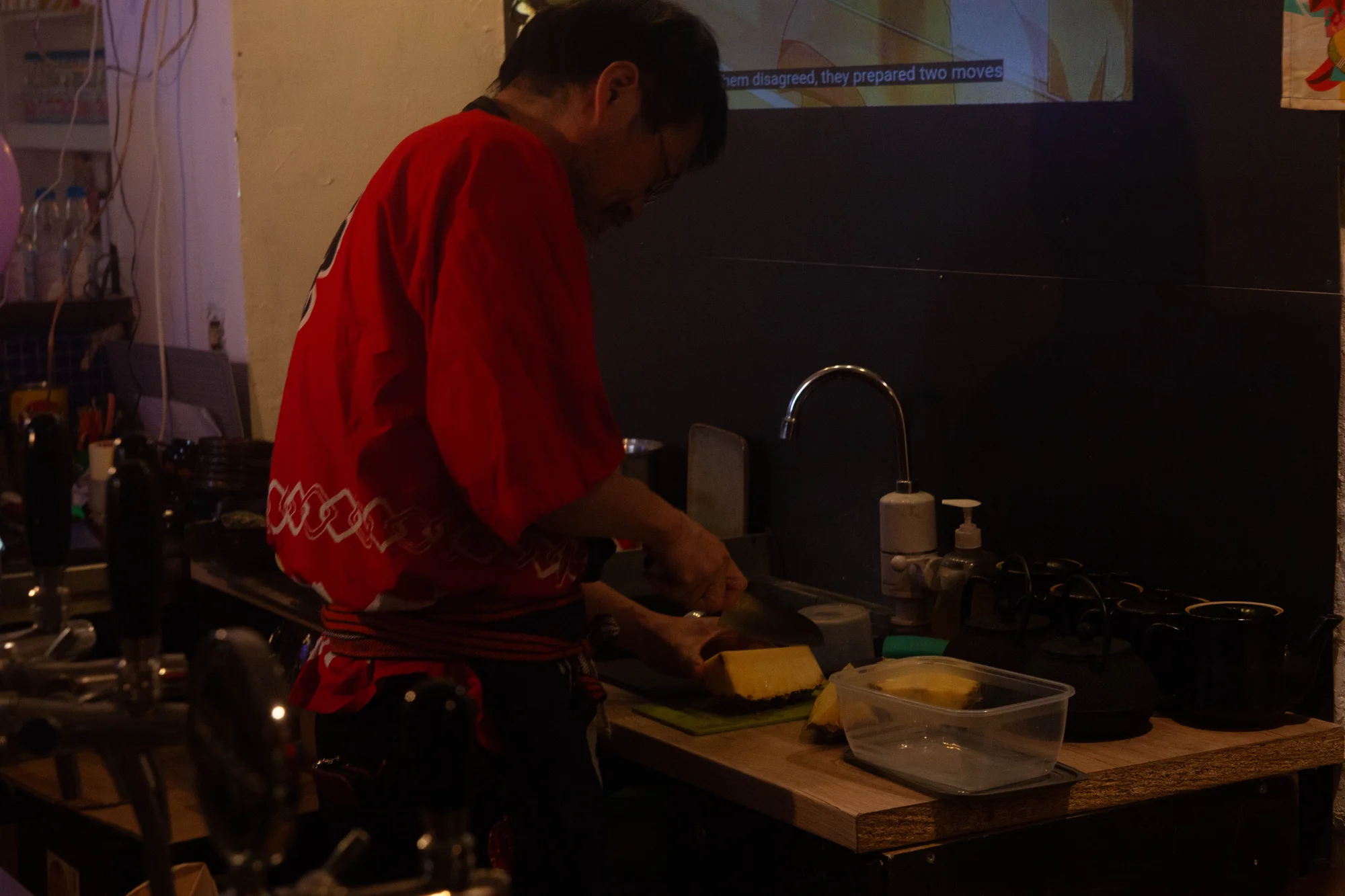 Autentické japonské menu v tradiční hospodě: rybí vývar, okonomiyaki i nápoj