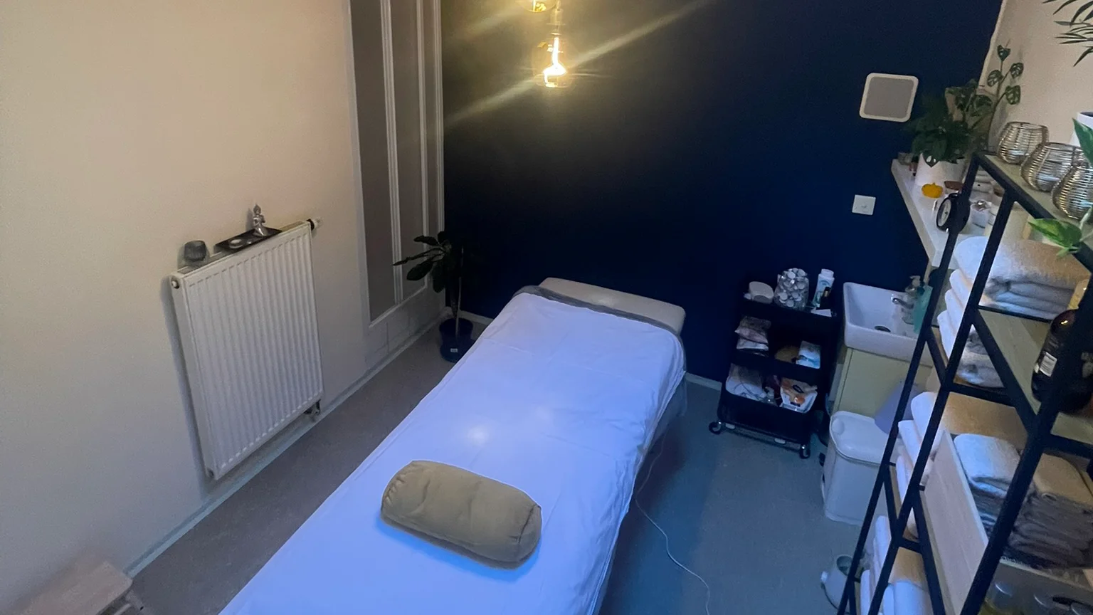 Regenerační, relaxační či sportovní masáž se zaměřením na hlavu, šíji i záda nebo nohy: 30-120 min.