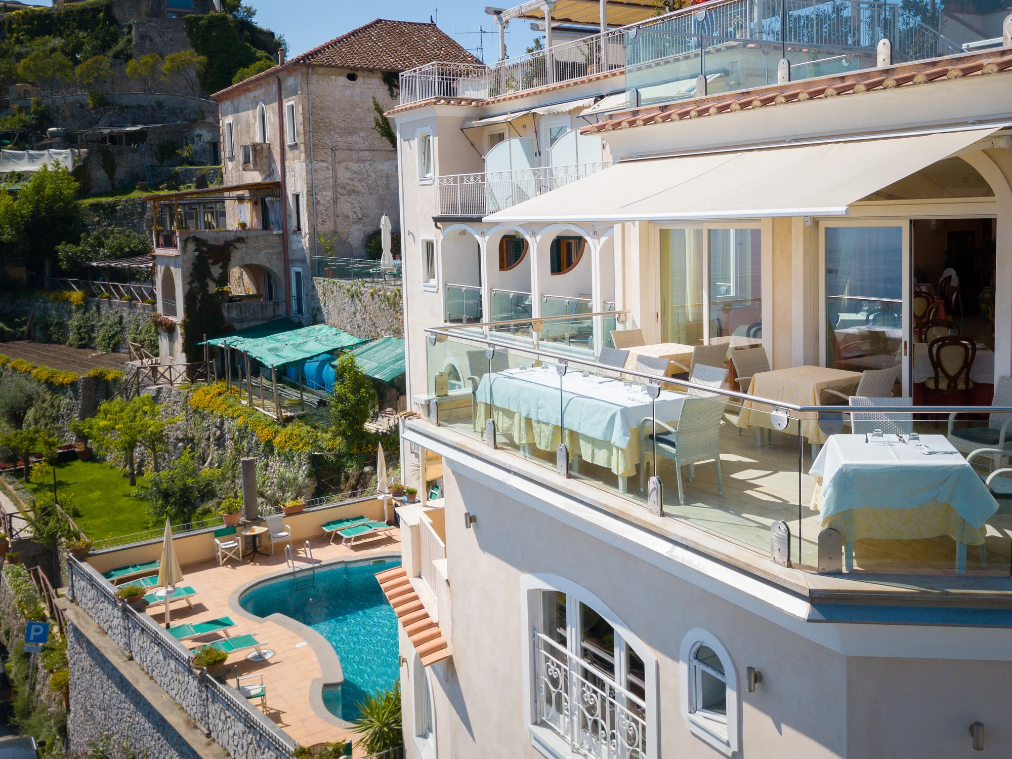 Pobyt na pobřeží Amalfi ve městečku Ravello: 4* hotel se snídaní a bazénem, 1,5 km od moře