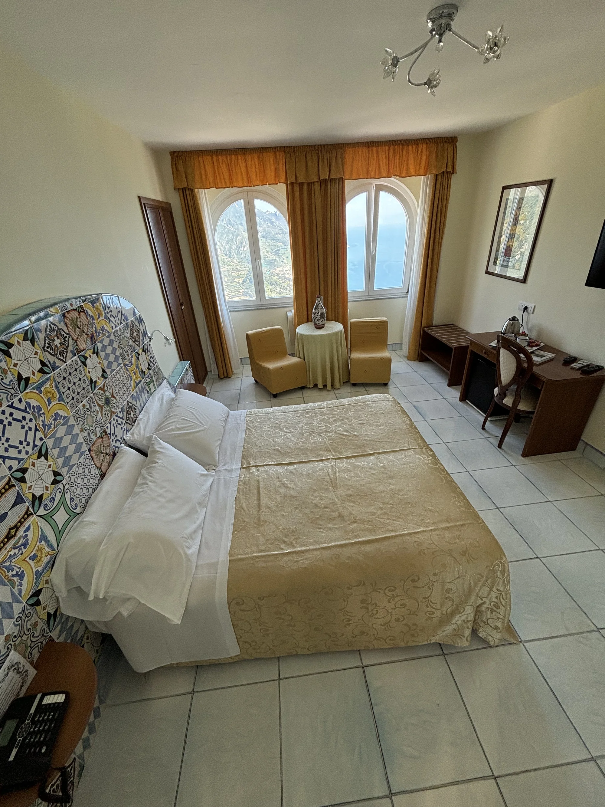 Pobyt na pobřeží Amalfi ve městečku Ravello: 4* hotel se snídaní a bazénem, 1,5 km od moře