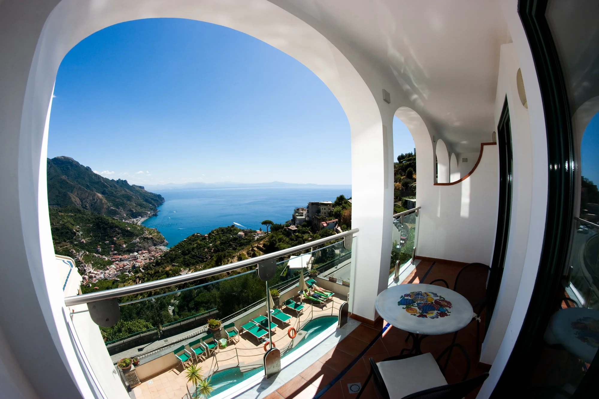 Pobyt na pobřeží Amalfi ve městečku Ravello: 4* hotel se snídaní a bazénem, 1,5 km od moře