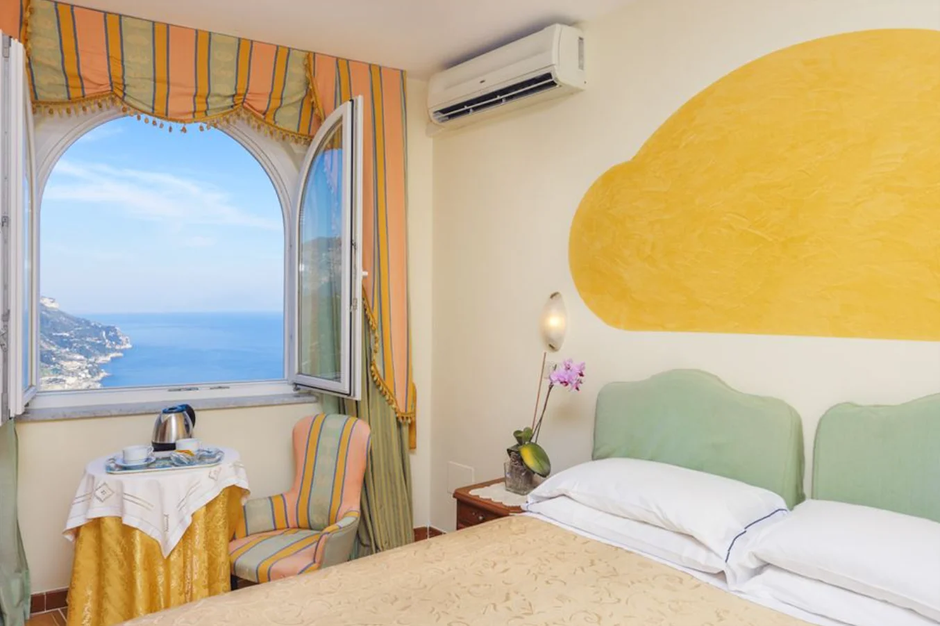 Pobyt na pobřeží Amalfi ve městečku Ravello: 4* hotel se snídaní a bazénem, 1,5 km od moře
