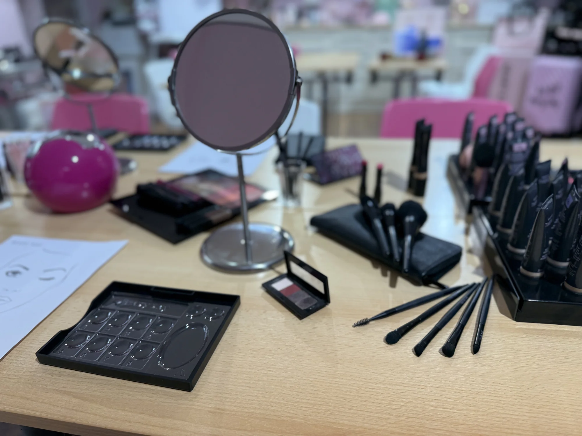Základní kurz líčení pro 1 či 2 osoby i s balíčkem produktů Mary Kay v hodnotě 500 Kč