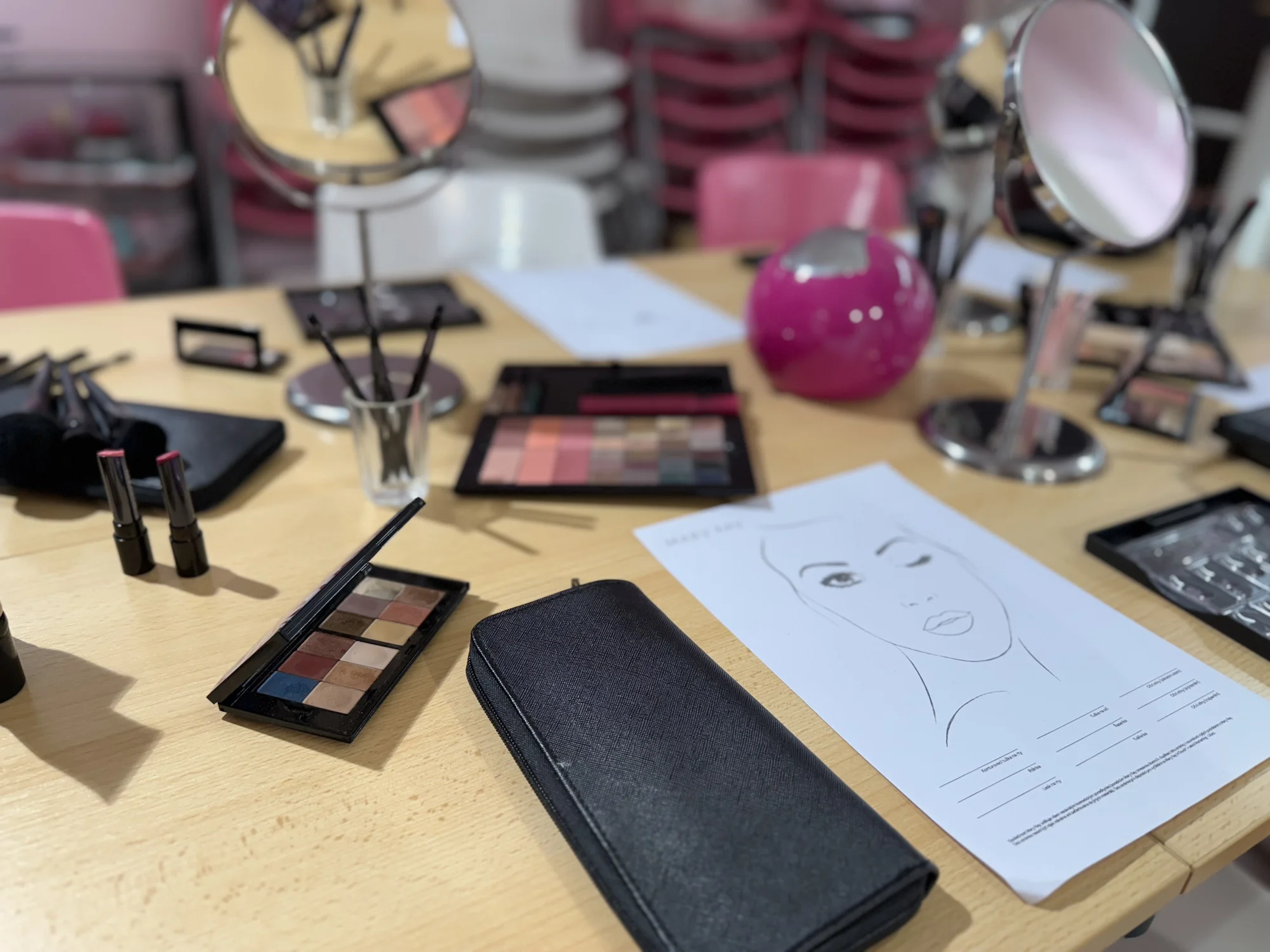 Základní kurz líčení pro 1 či 2 osoby i s balíčkem produktů Mary Kay v hodnotě 500 Kč