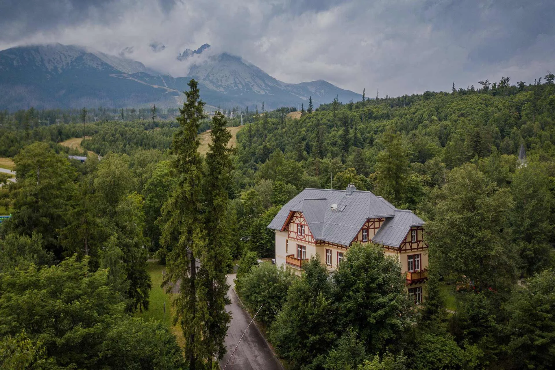 Dovolená v Tatranské Lomnici: prostorné apartmány, wellness a sleva do Aquacity