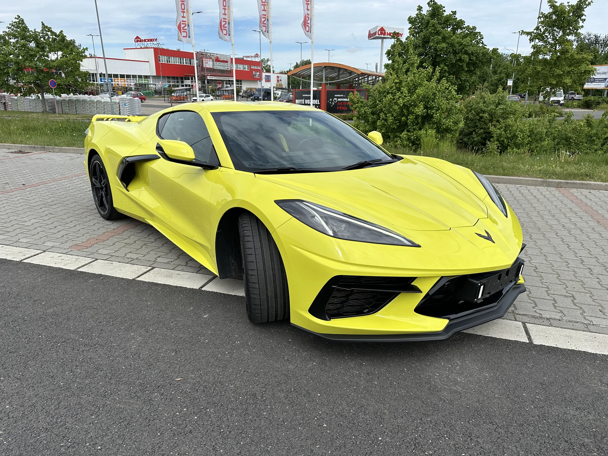 Žluté žihadlo Chevrolet Corvette C8: spolujízda i řízení v délce 15–60 min.