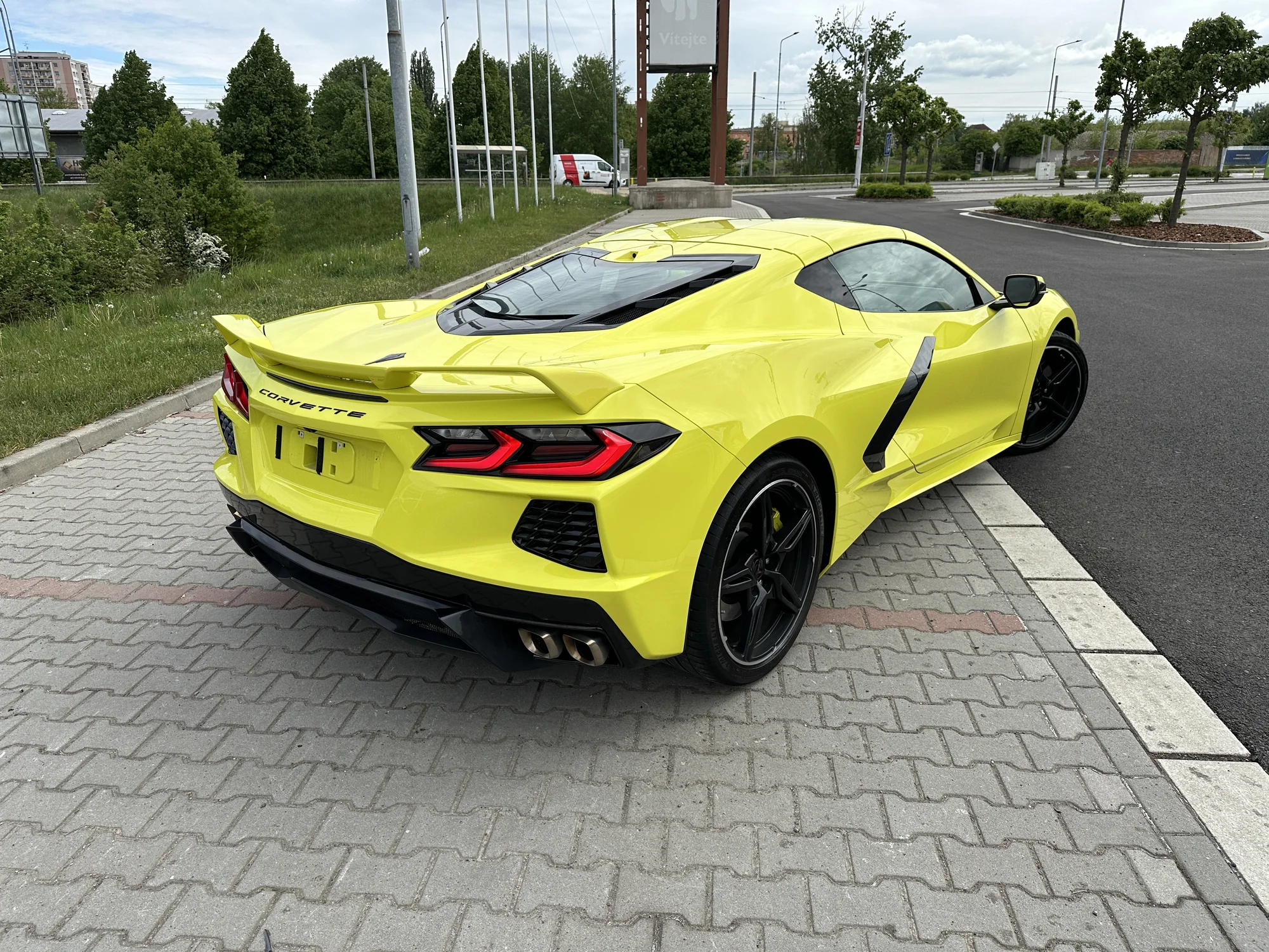 Žluté žihadlo Chevrolet Corvette C8: spolujízda i řízení v délce 15–60 min.