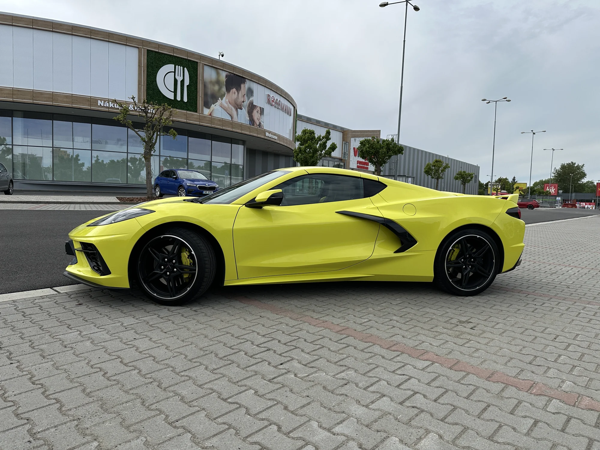 Žluté žihadlo Chevrolet Corvette C8: spolujízda i řízení v délce 15–60 min.