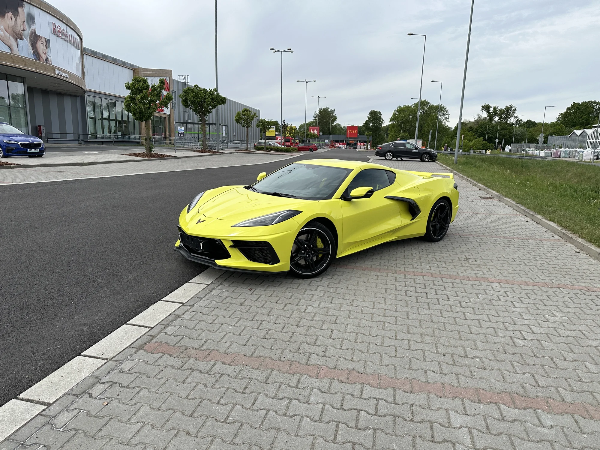 Žluté žihadlo Chevrolet Corvette C8: spolujízda i řízení v délce 15–60 min.