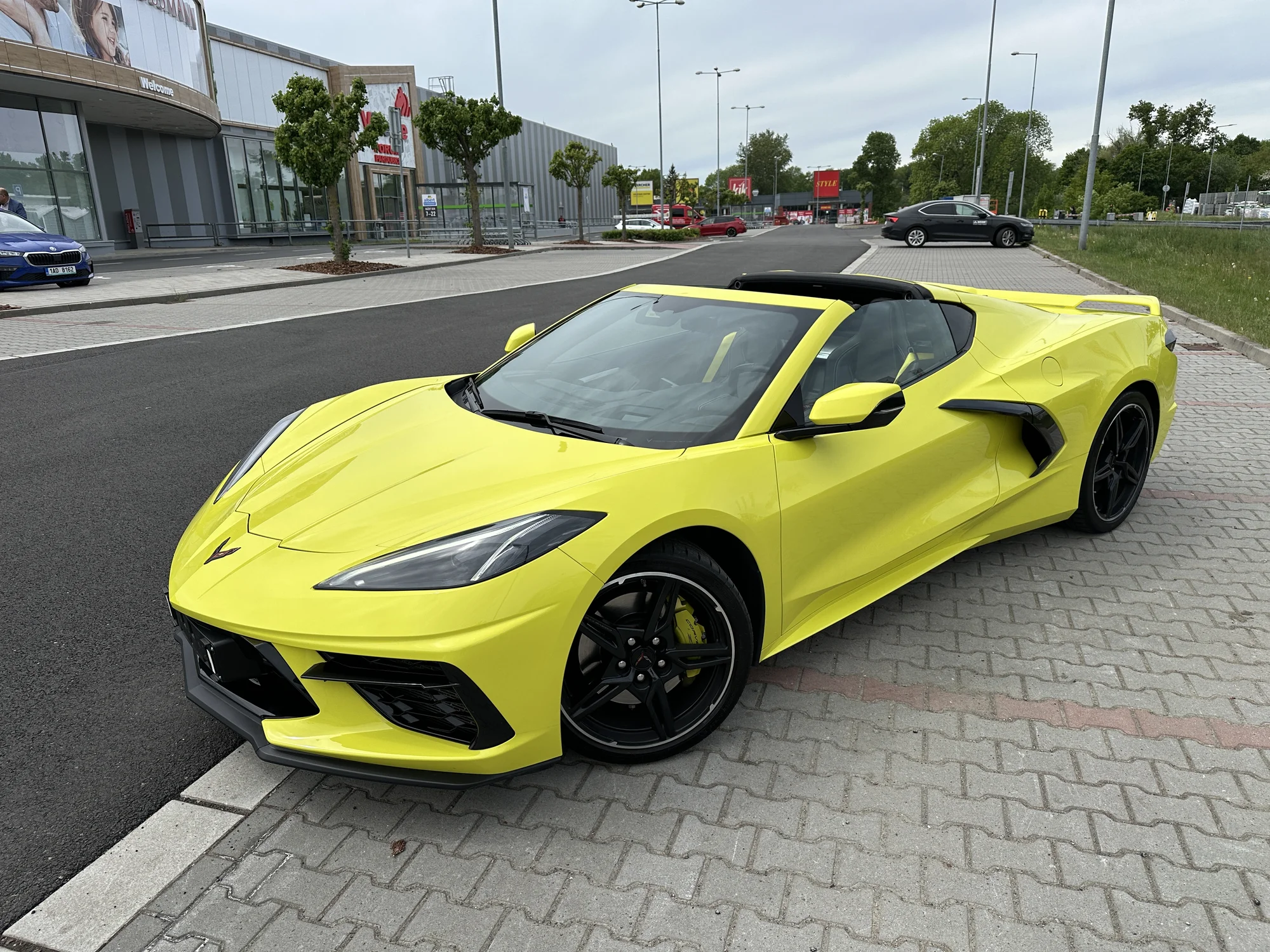 Žluté žihadlo Chevrolet Corvette C8: spolujízda i řízení v délce 15–60 min.