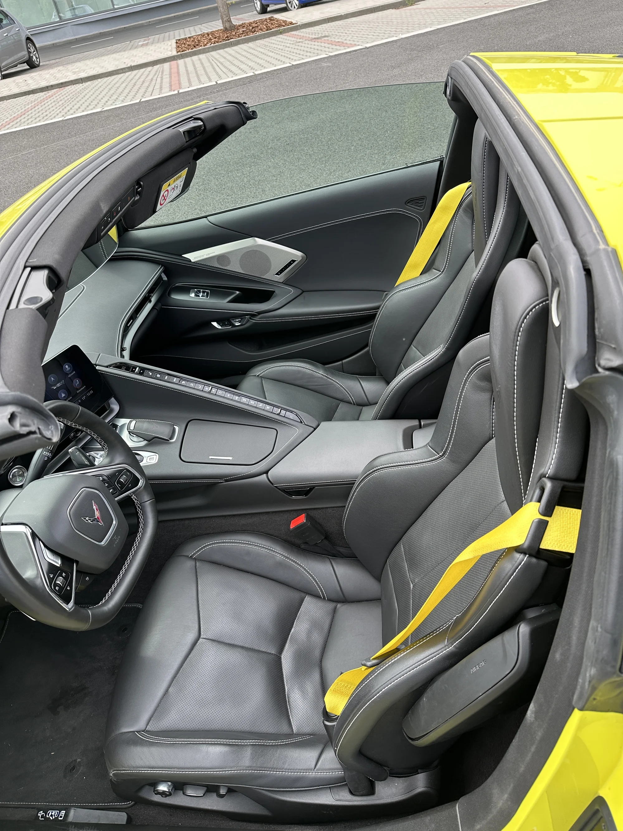 Žluté žihadlo Chevrolet Corvette C8: spolujízda i řízení v délce 15–60 min.