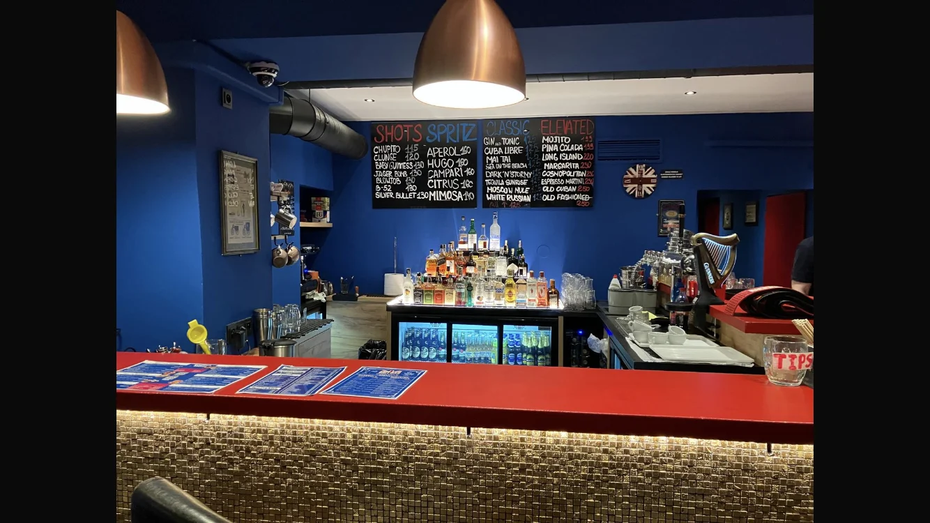 Hovězí, kuřecí nebo sýrový burger, žebra nebo fish and chips: voucher pro 1-4 osoby