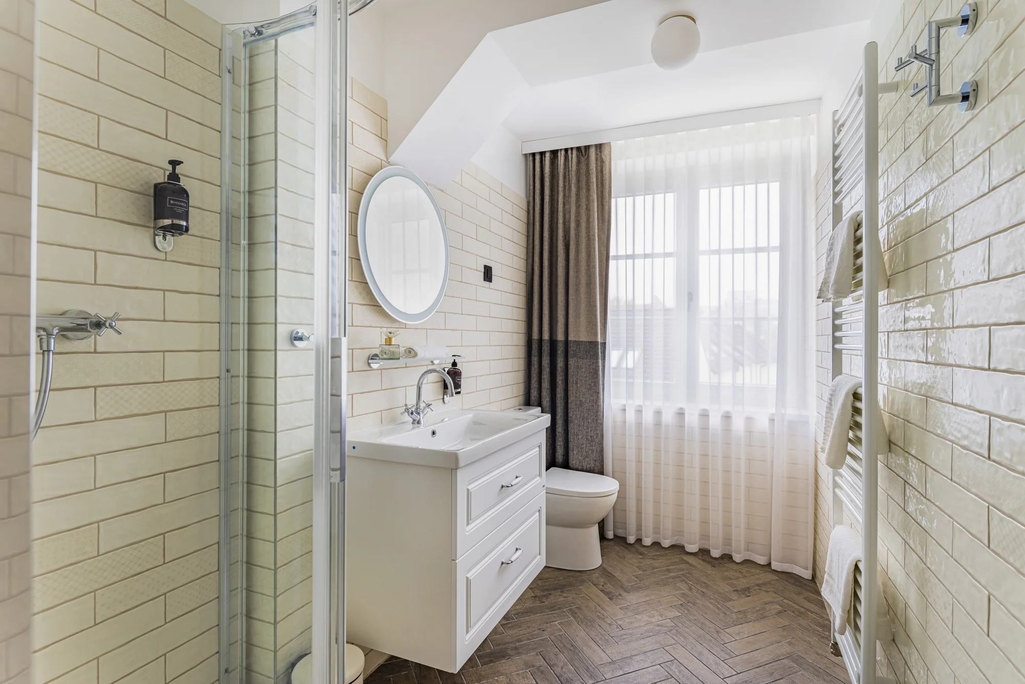 Trendy hotel v centru lázeňského města Piešťany: snídaně či polopenze i pivní wellness