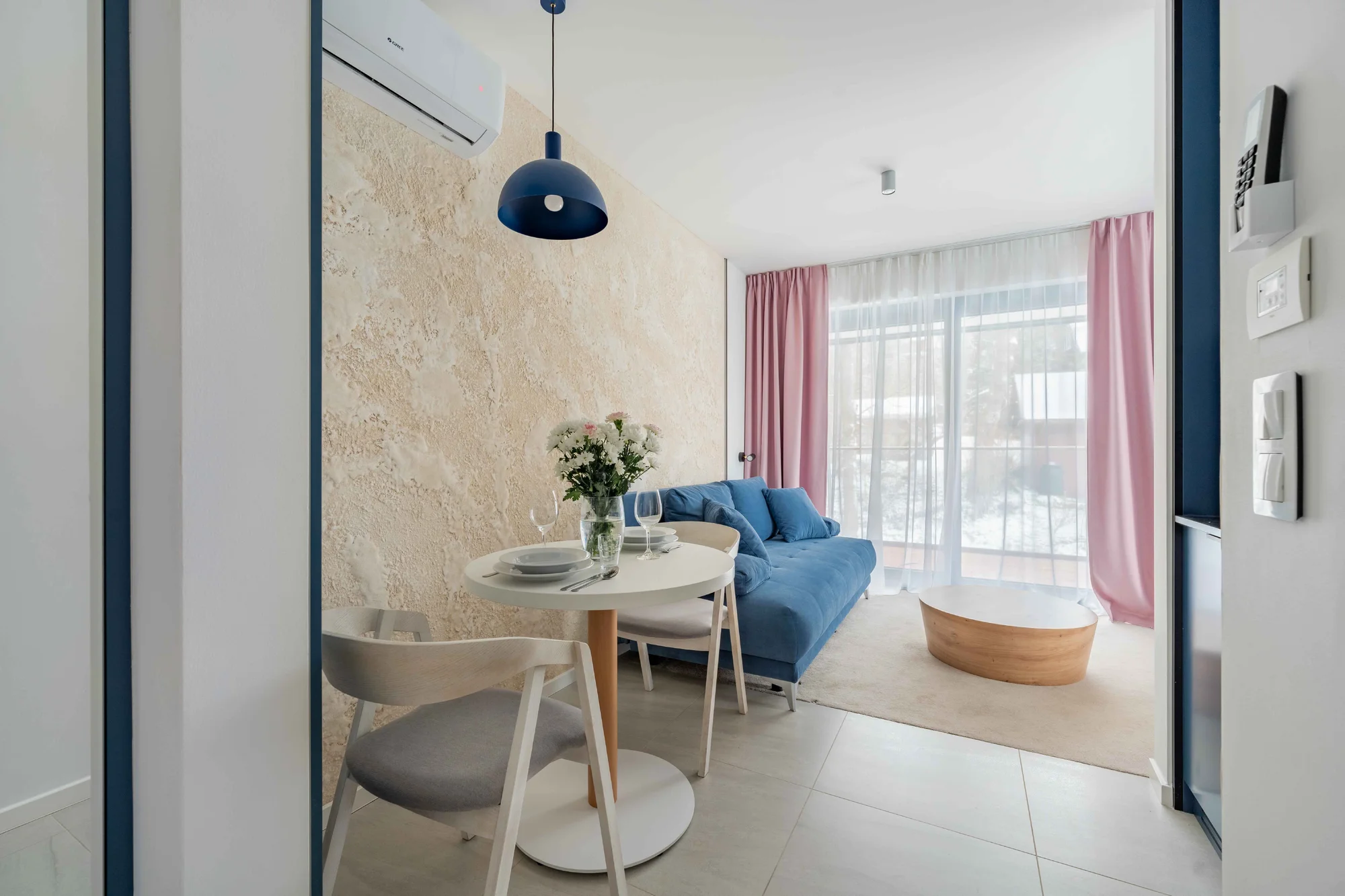 Dovolená ve Slezských Beskydech: moderní aparthotel se snídaní, vstup do saunaria