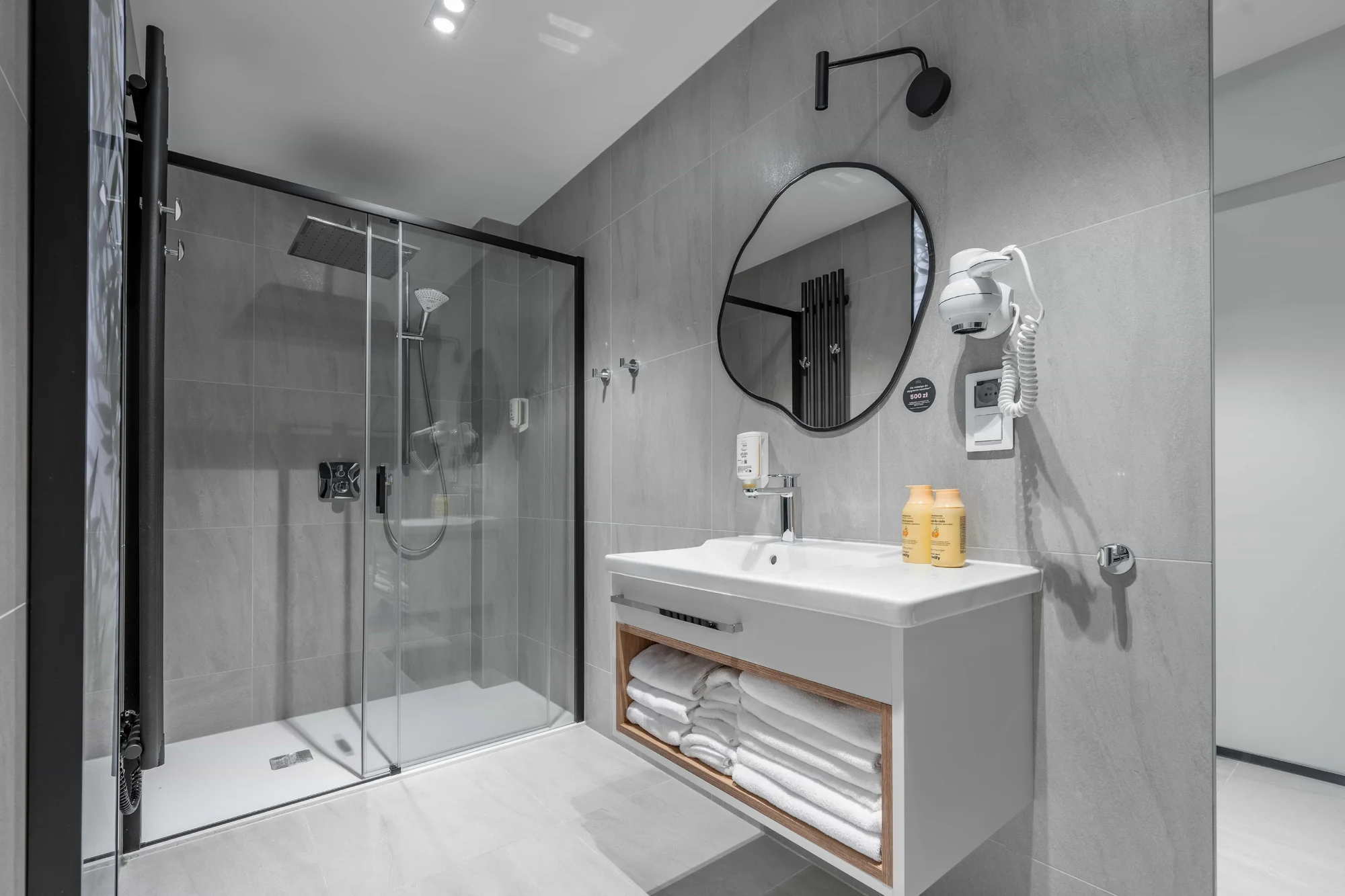 Dovolená ve Slezských Beskydech: moderní aparthotel se snídaní, vstup do saunaria