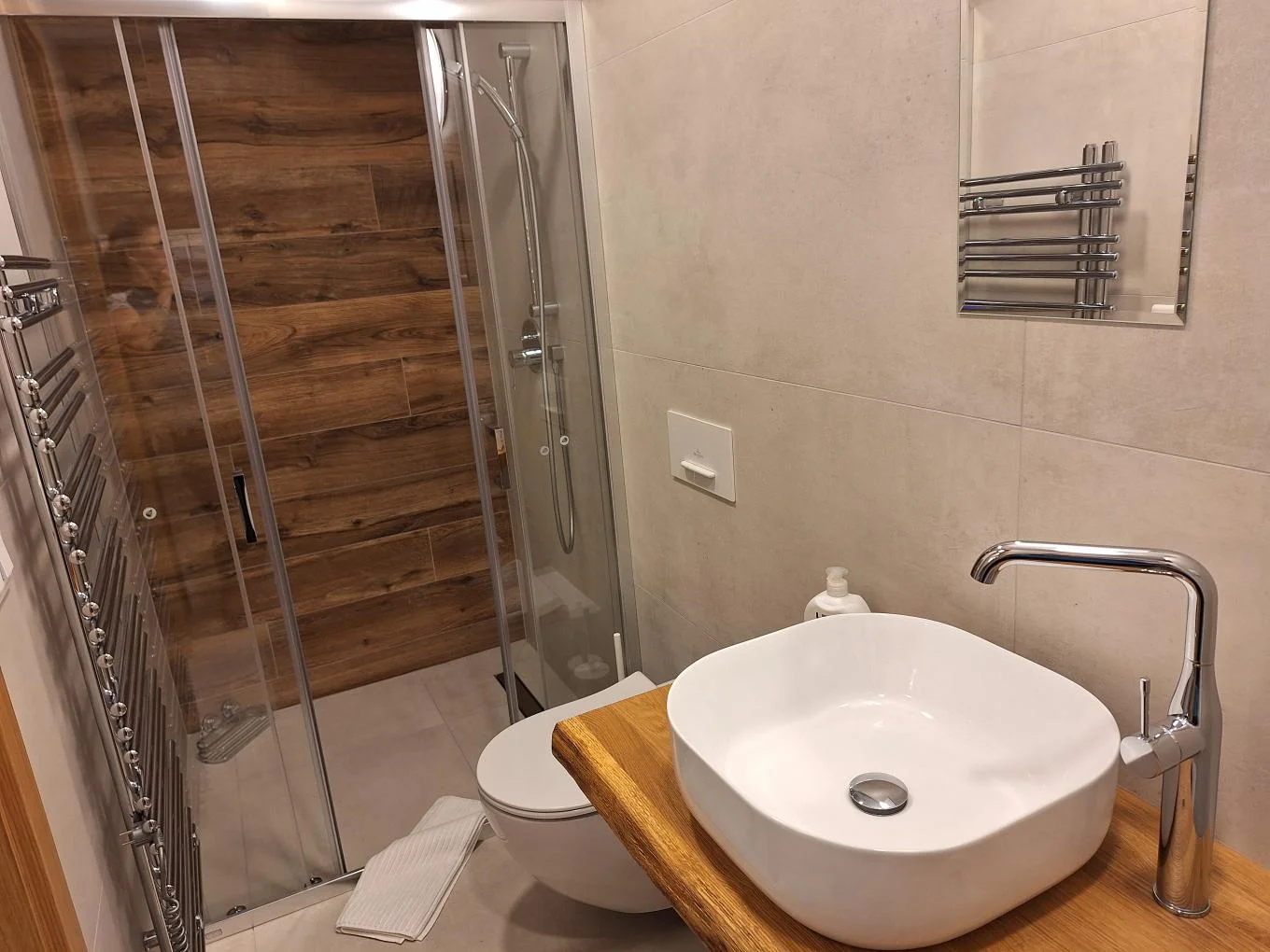 Vybavené apartmány v Janských Lázních: zapůjčení koloběžek i výjezd lanovkou