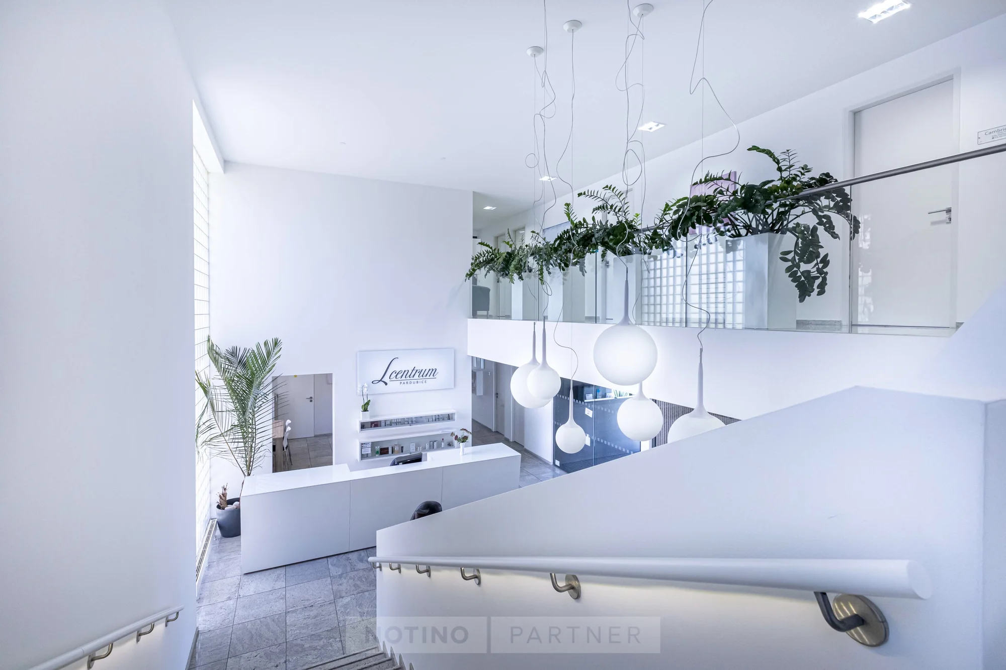 Jemný chemický peeling s AHA kyselinami nebo luxusní Golden Glow Ritual