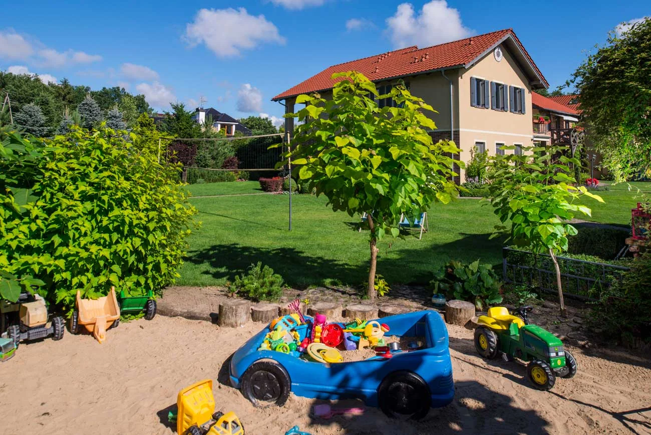 Rodinný pobyt na Baltu v Kolobřehu: apartmány vč. sauny a bazénu, dětské hřiště i společná zahrada, 700 m od pláže