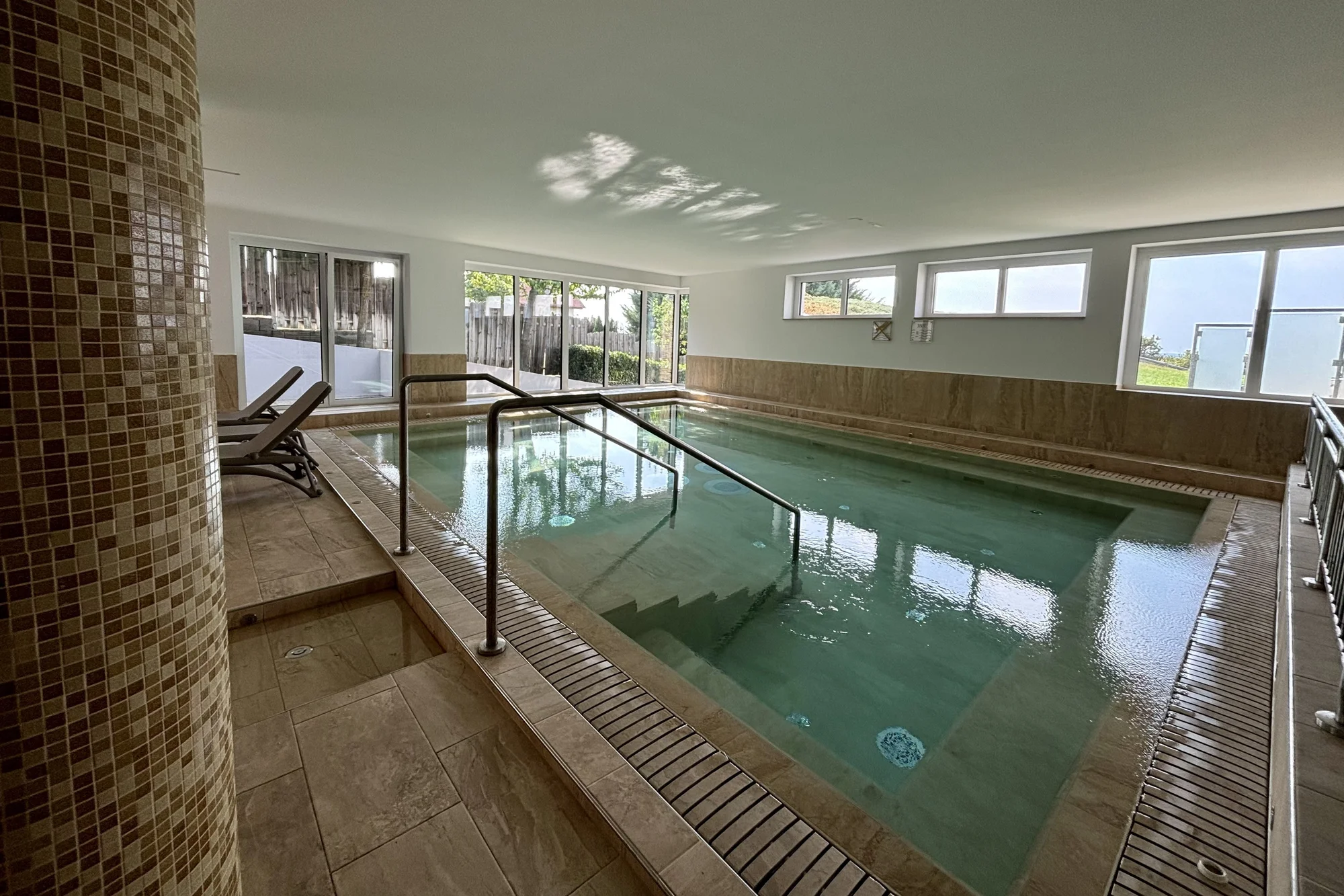 Dovolená u Balatonu: pobyt s polopenzí a neomezeným wellness v saunové zóně, vířivkách i bazénu, 2 děti zdarma