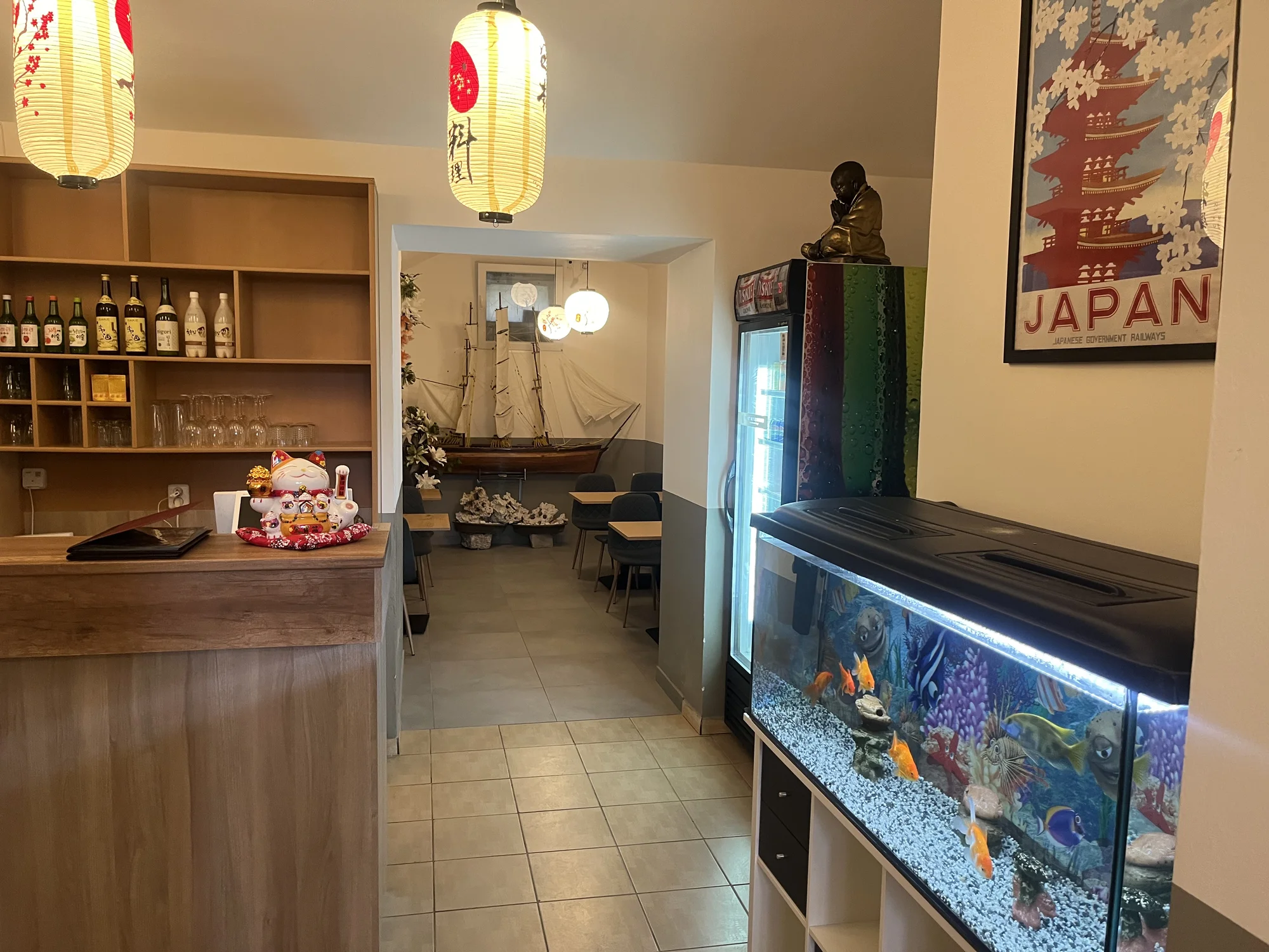 Pestré sushi sety ve Vršovicích: 12 nebo až 71 kousků i s polévkou a salátem wakame