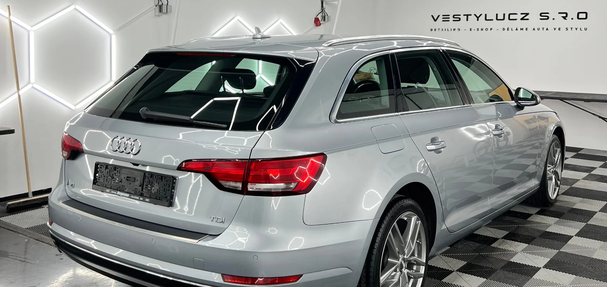 Čištění exteriéru vozu s roční keramickou ochranou pro osobní vozy, SUV i MPV