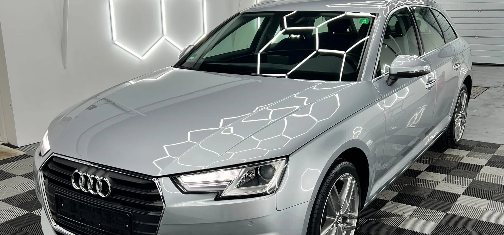Čištění exteriéru vozu s roční keramickou ochranou pro osobní vozy, SUV i MPV
