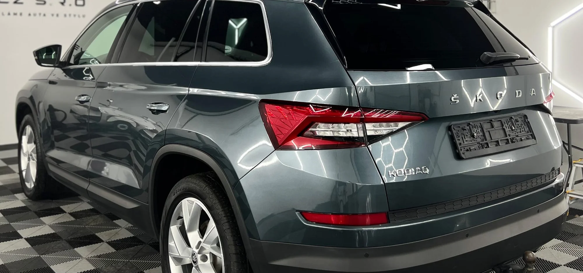 Čištění exteriéru vozu s roční keramickou ochranou pro osobní vozy, SUV i MPV