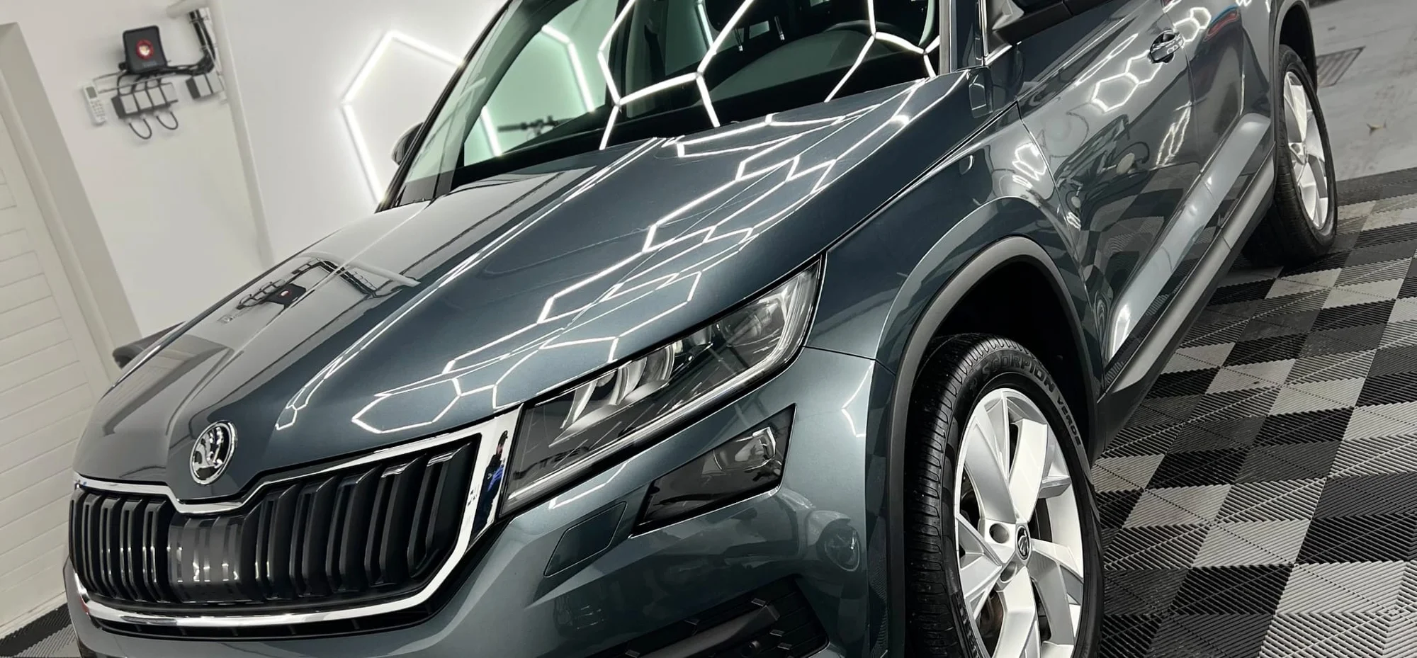 Čištění exteriéru vozu s roční keramickou ochranou pro osobní vozy, SUV i MPV